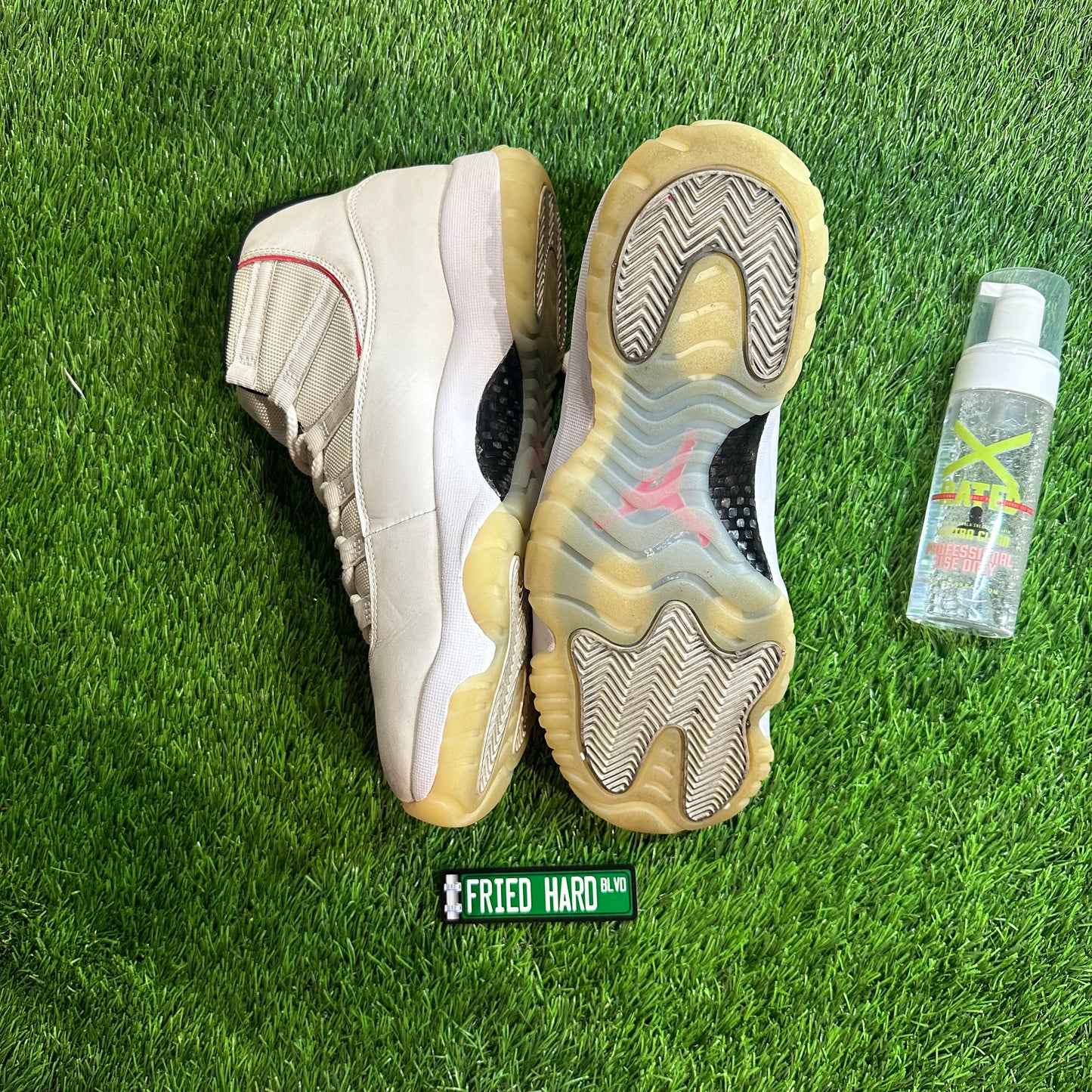 Jordan 11 Retro Platinum Tint