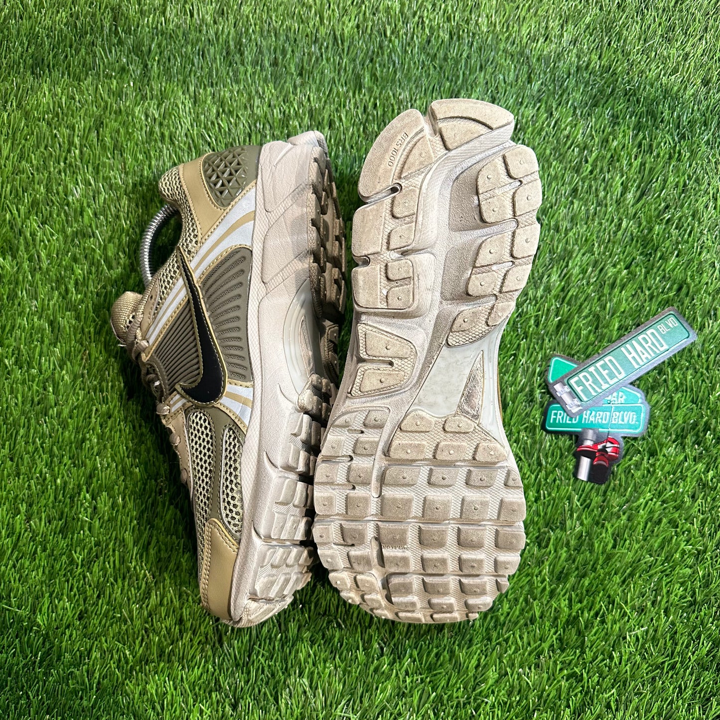 Zoom Vomero 5 Neutral Olive SIZE 8M/9.5W
