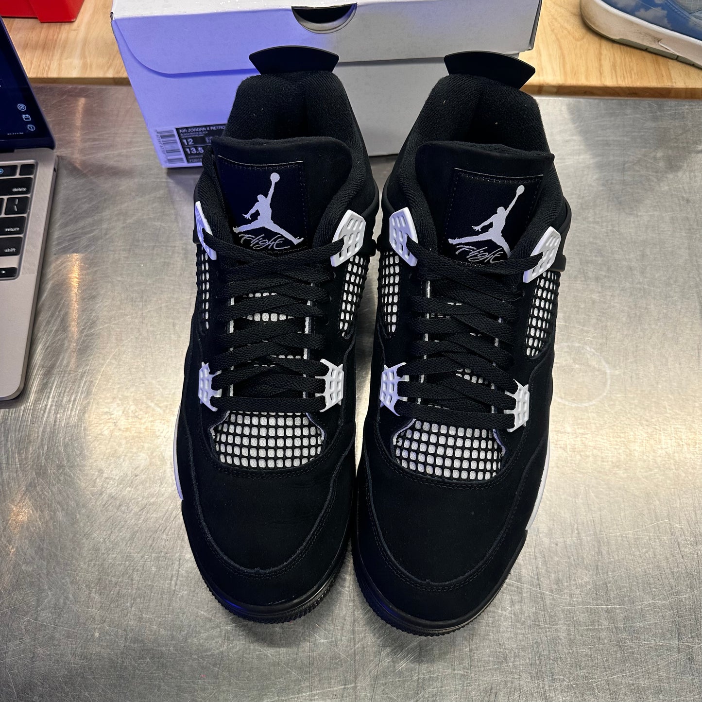Jordan 4 Retro White Thunder