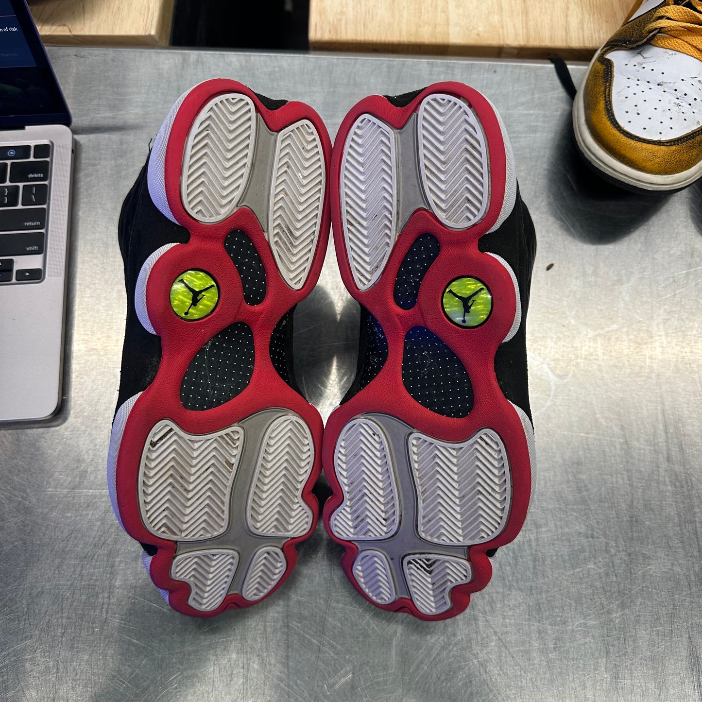 Jordan 13 Retro Playoffs (2023) 8.5M/10W