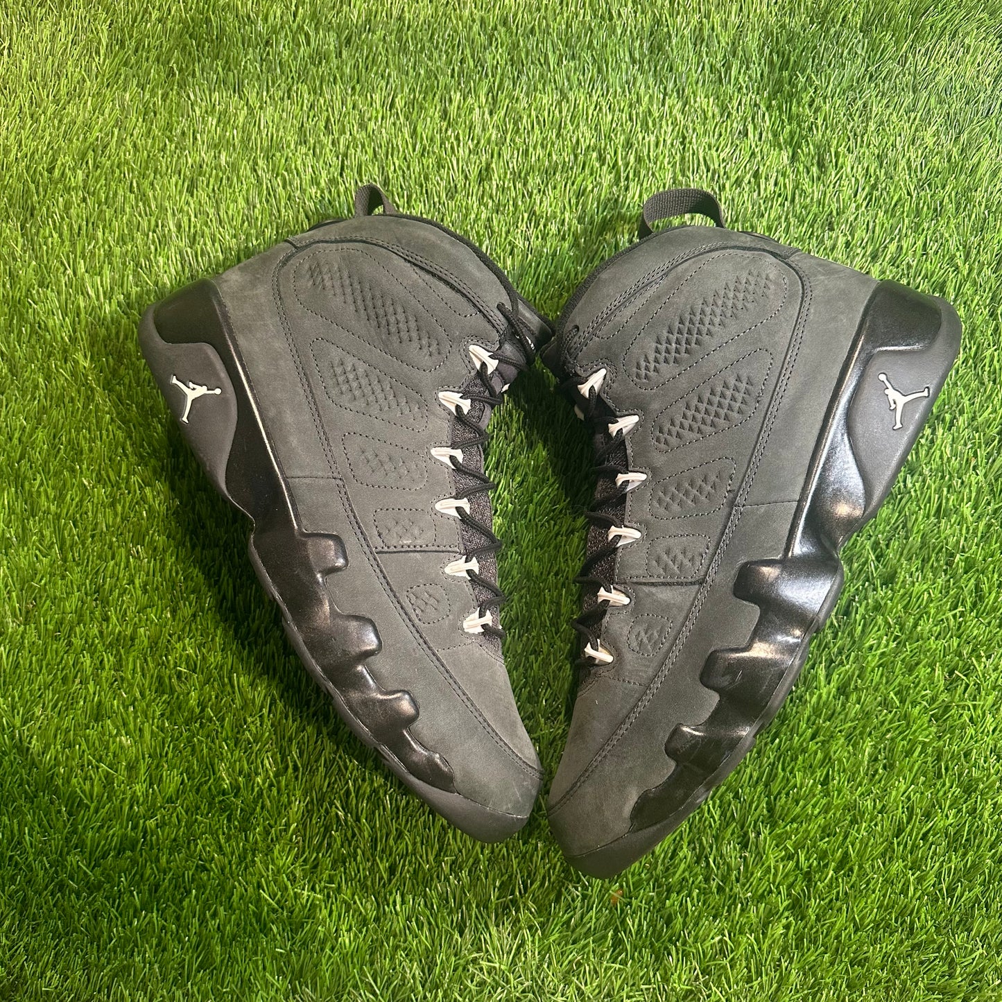 Jordan 9 Retro Anthracite