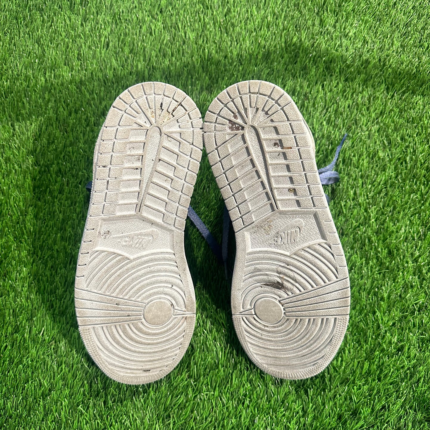 Jordan 1 Mid SE Sanddrift (Women's)