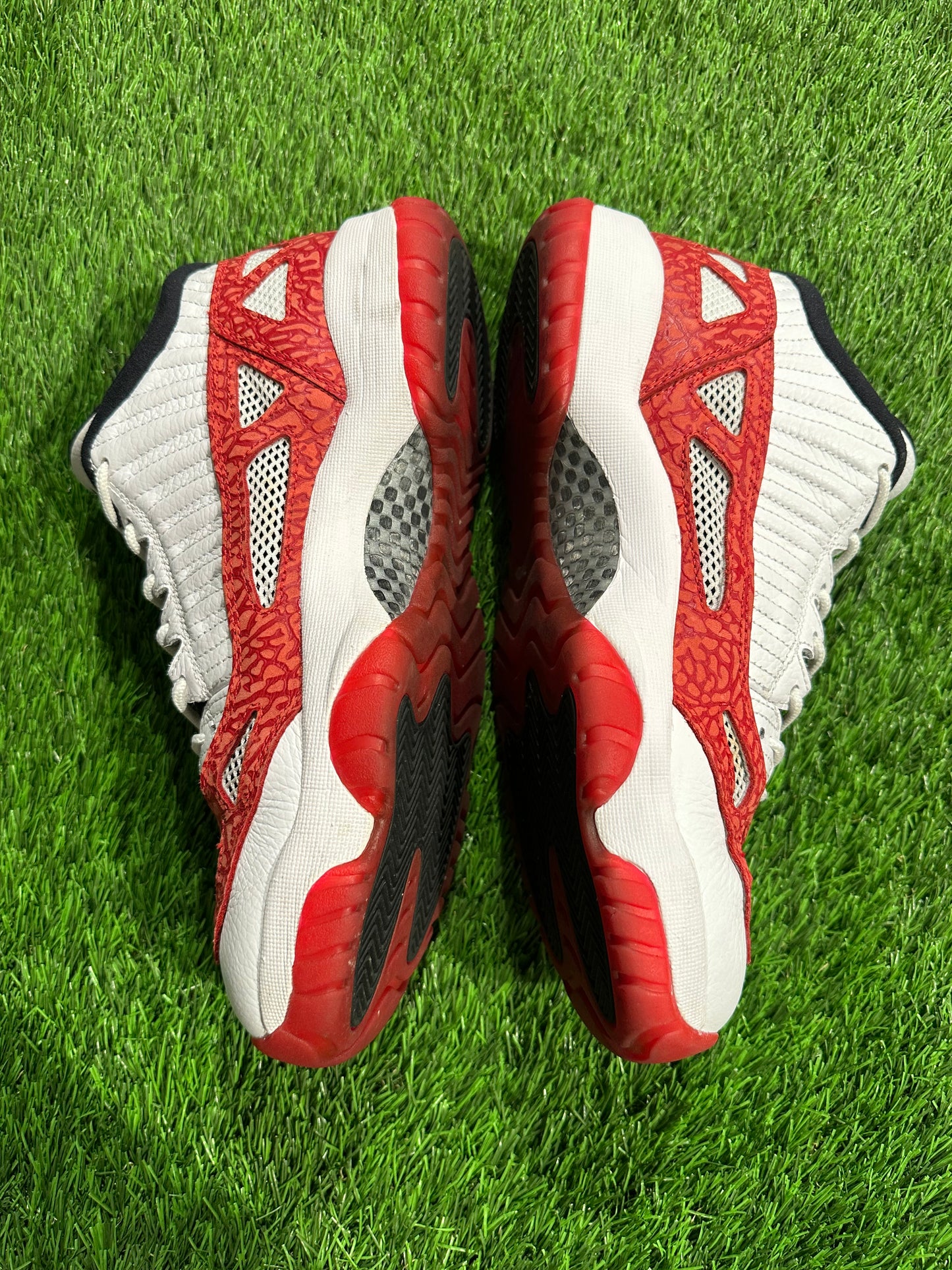 Jordan 11 Retro Low IE White Gym Red