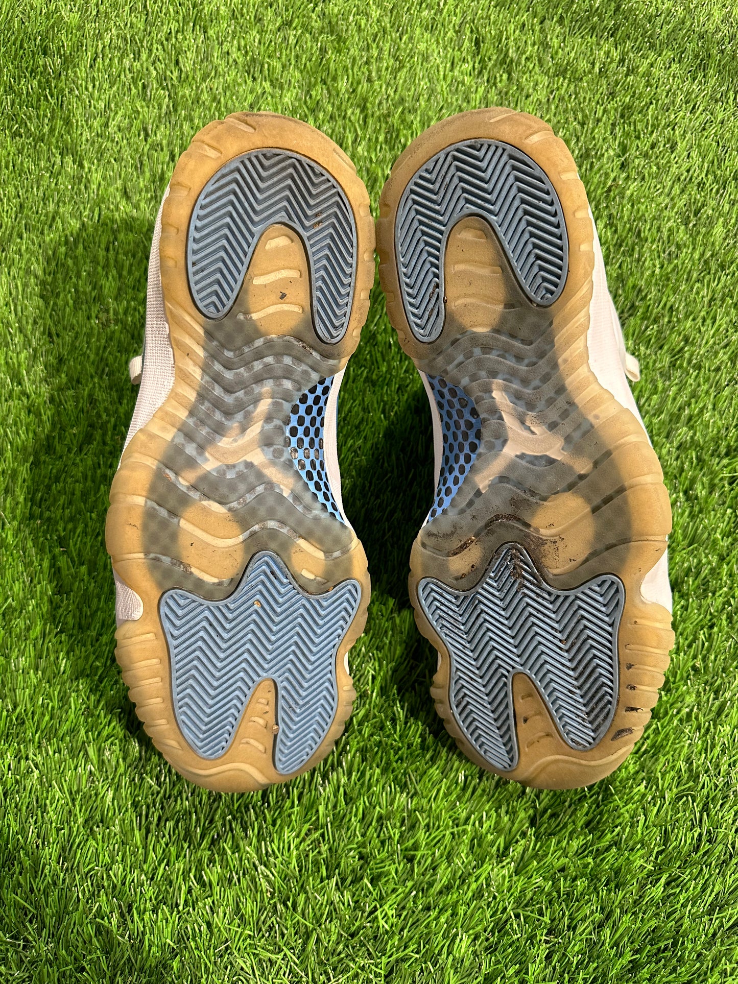 Jordan 11 Retro Low University Blue (2017)