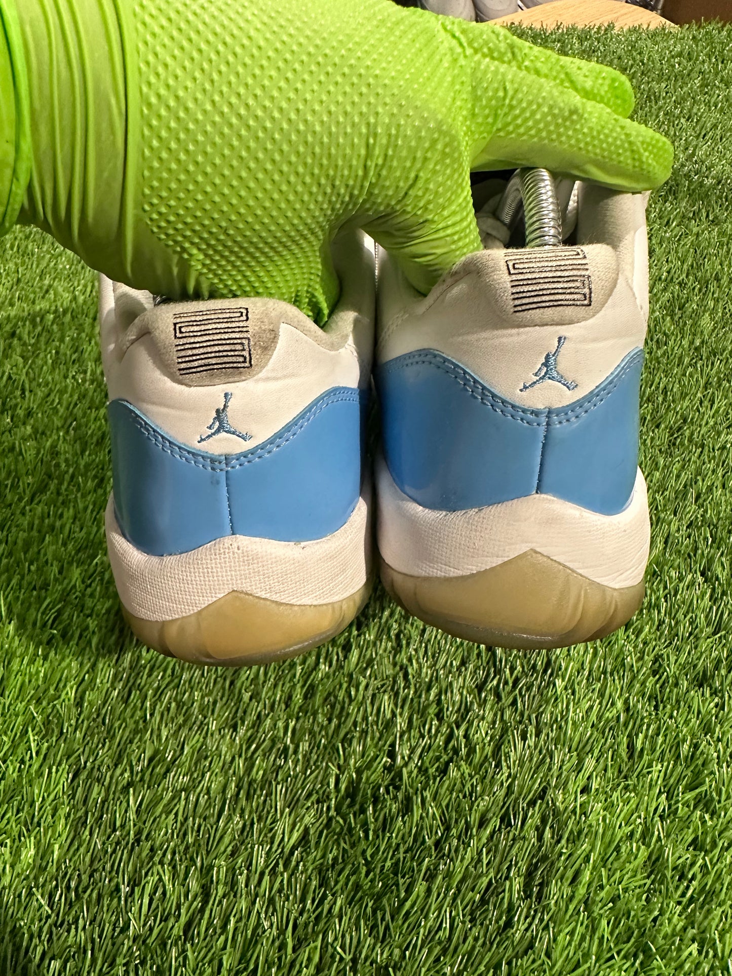 Jordan 11 Retro Low University Blue (2017)