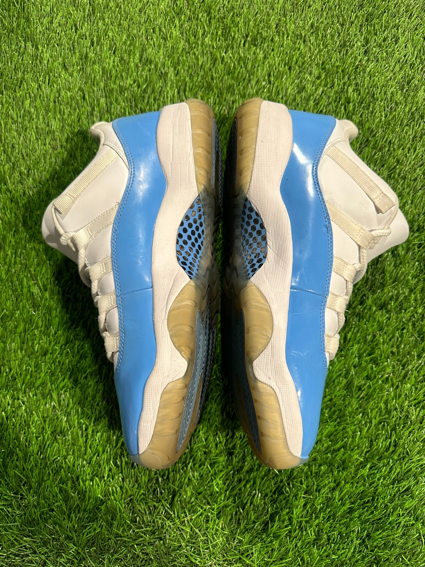 Jordan 11 Retro Low University Blue (2017)