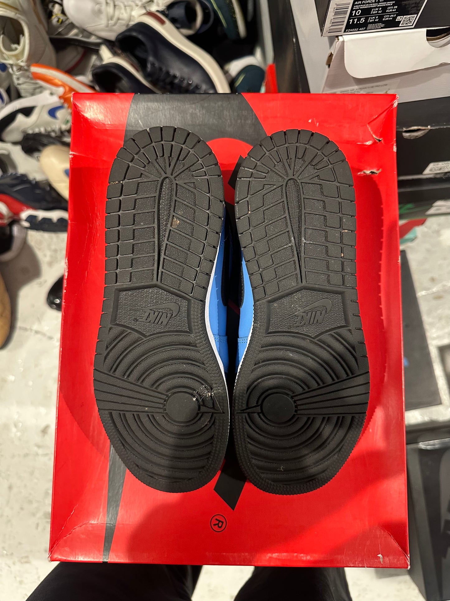 Jordan 1 Low University Blue Black (GS) 6Y/7.5M