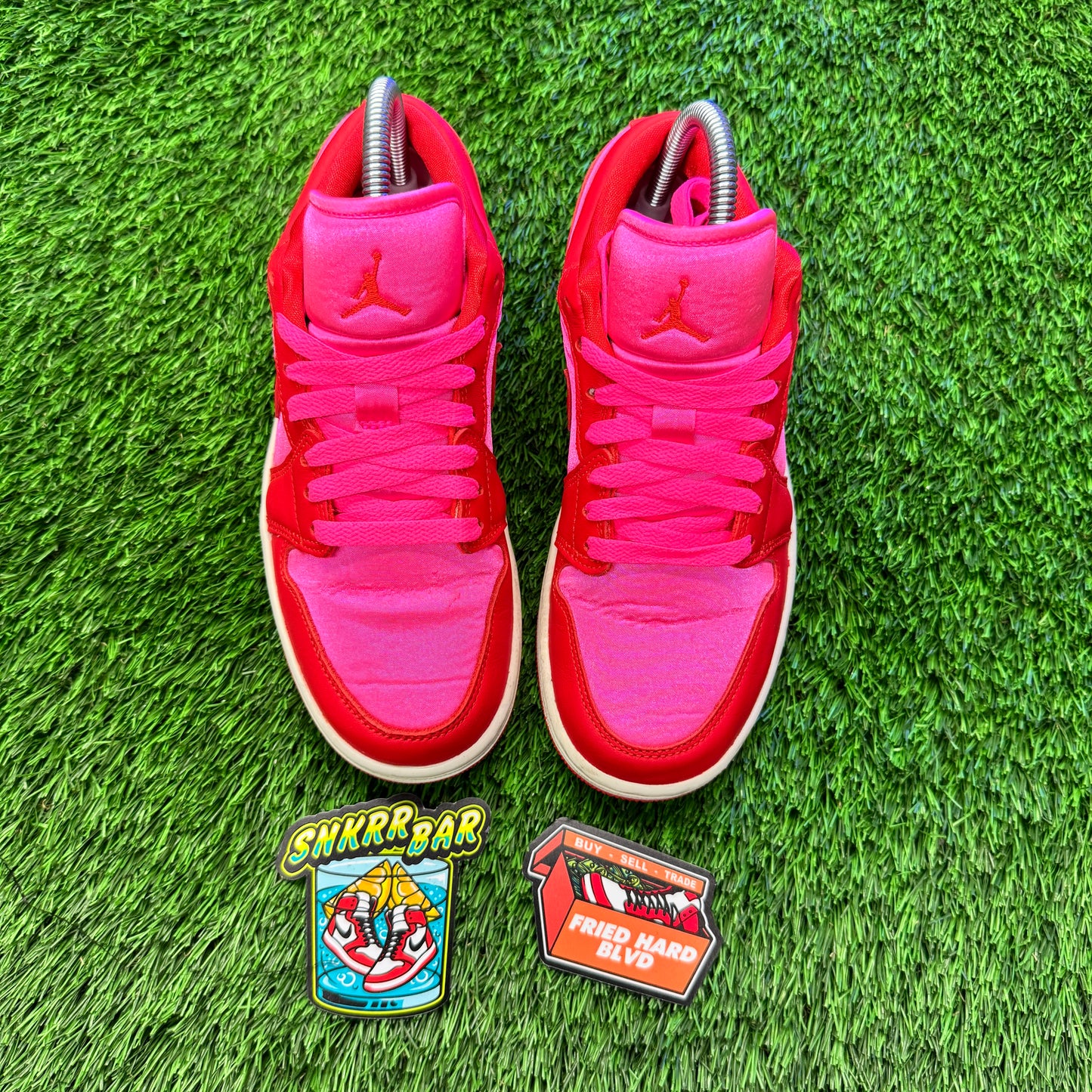 Jordan 1 Low SE Pink Blast (Women's) 5Y/6.5W
