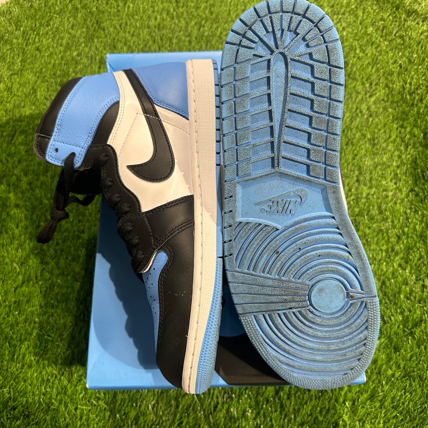 Jordan 1 Retro High OG UNC Toe