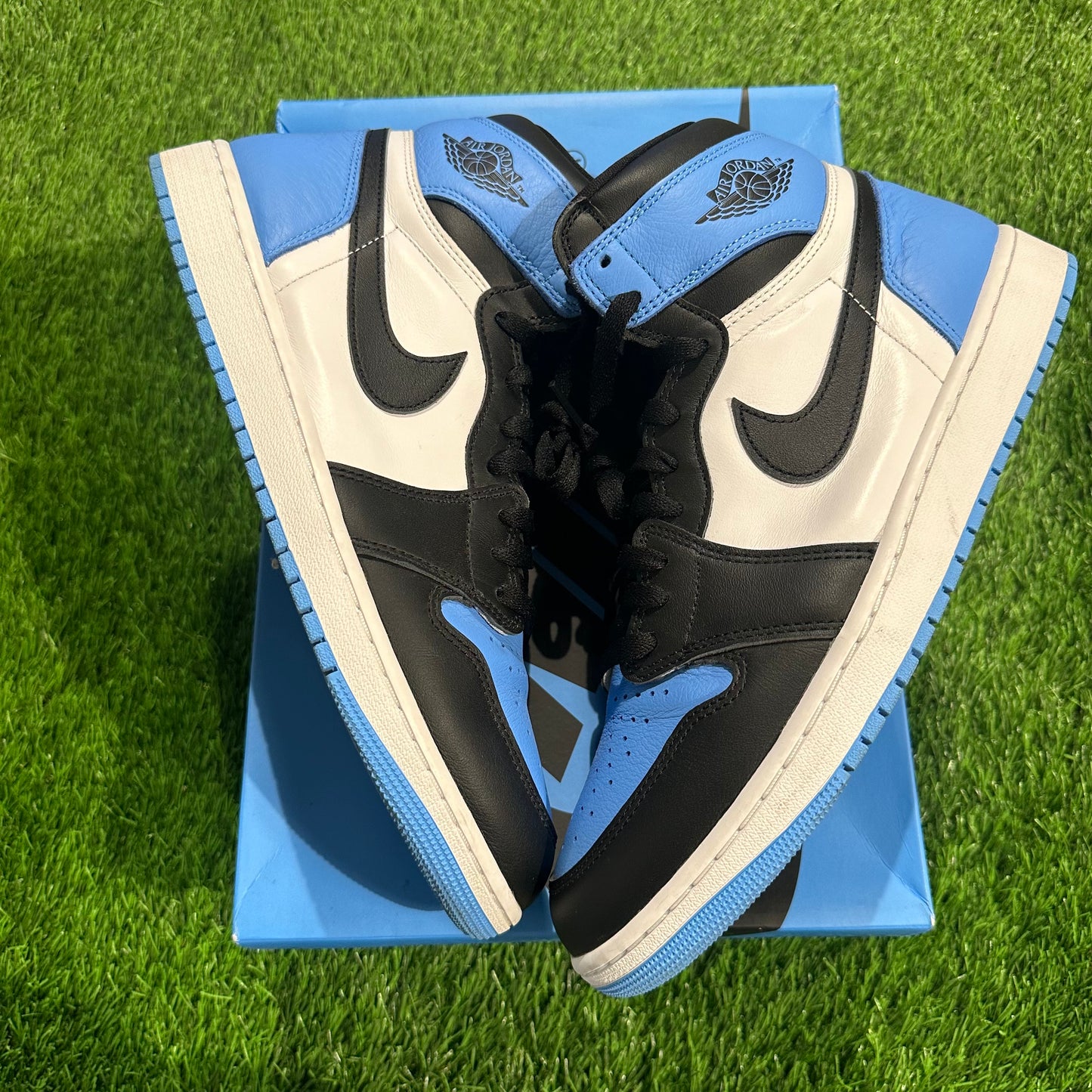 Jordan 1 Retro High OG UNC Toe