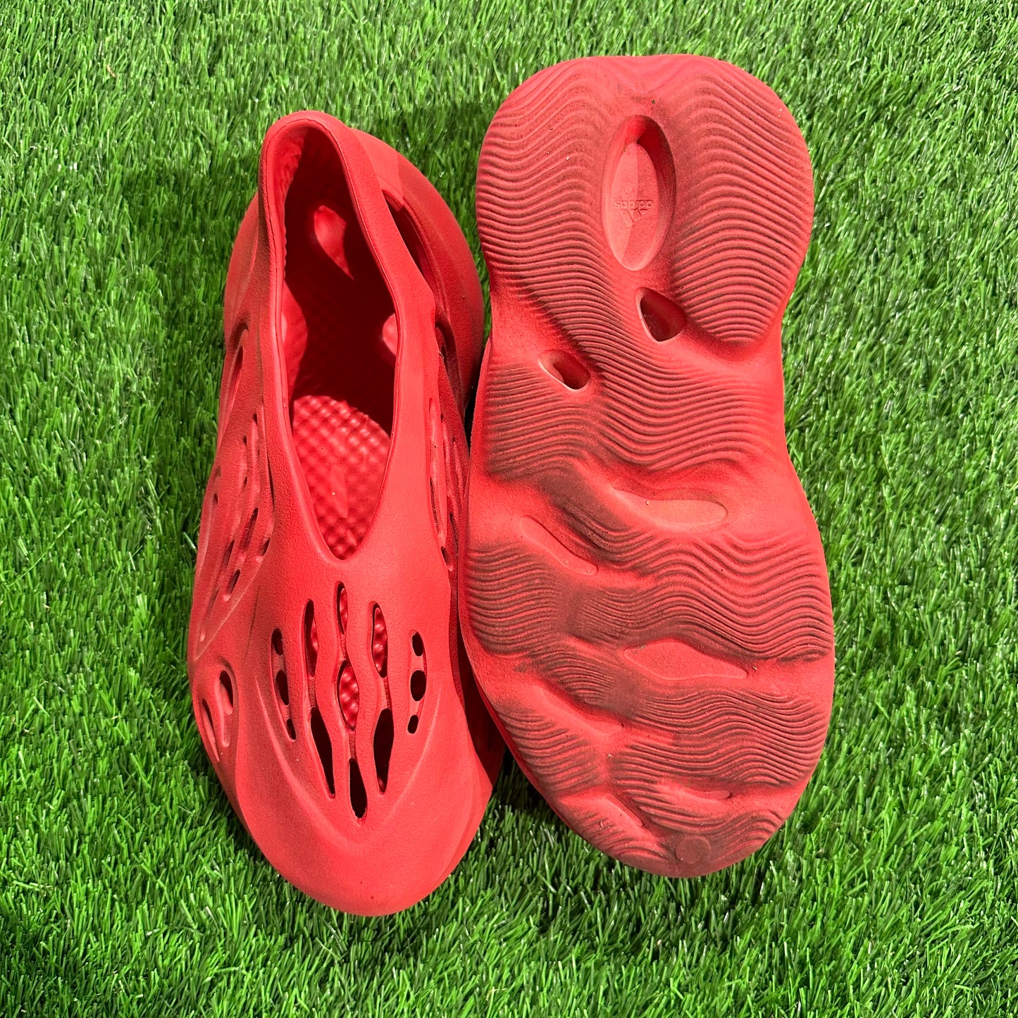 adidas Yeezy Foam RNNR Vermillion 8M/9.5W