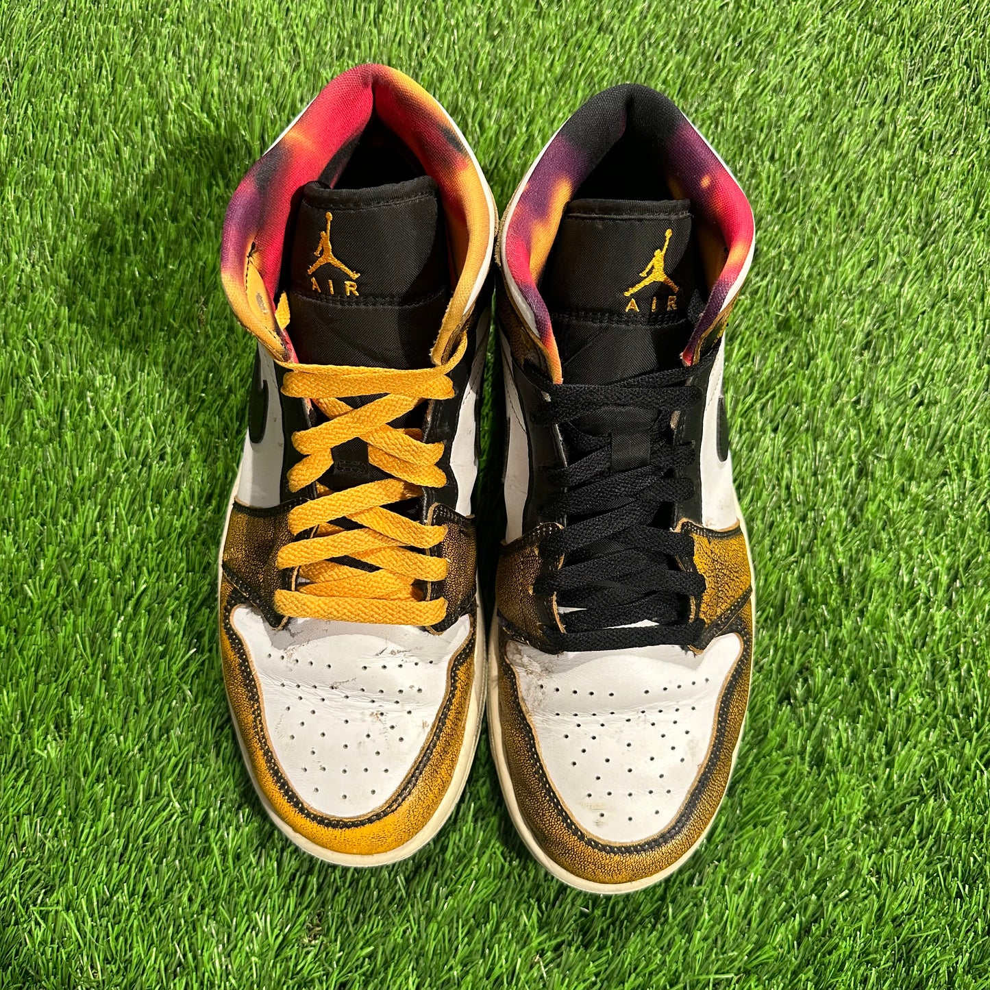Jordan 1 Mid SE Orange Wear Away 8.5M/10W