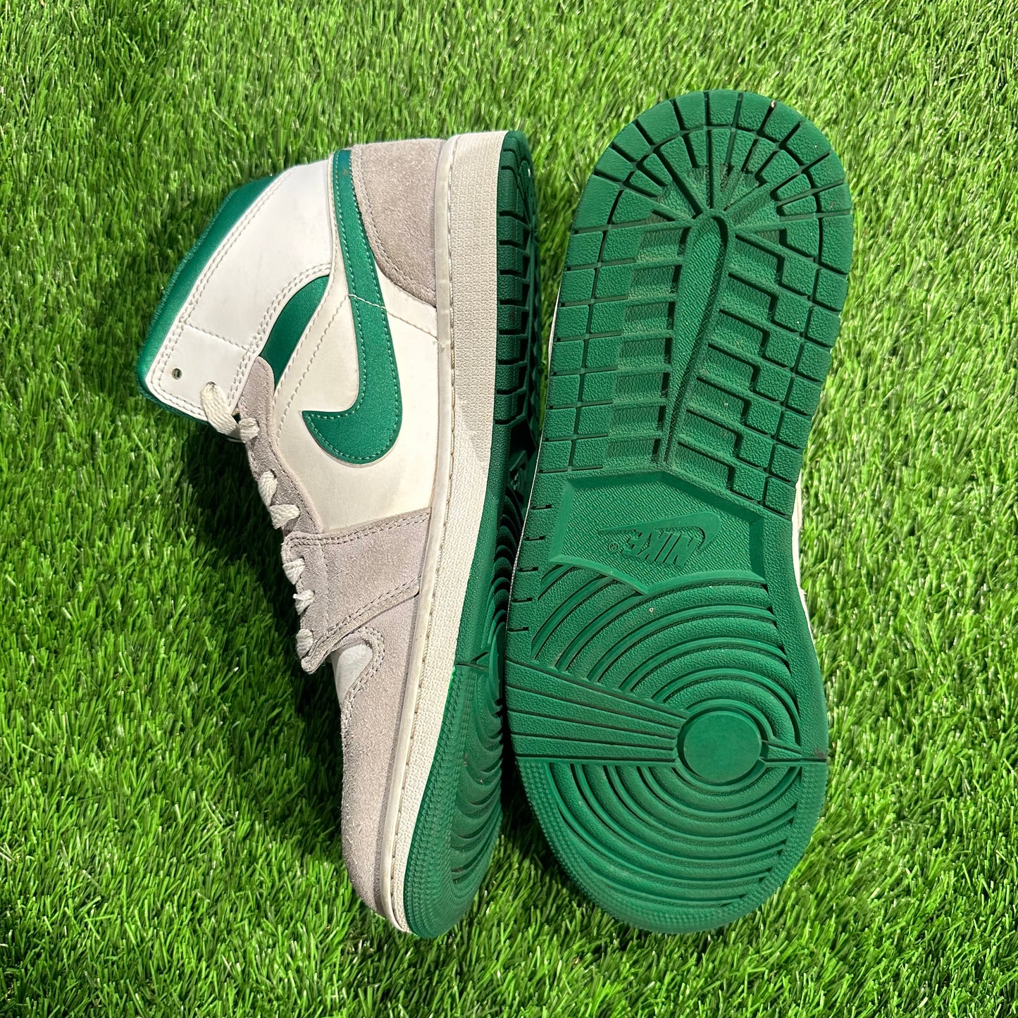 Jordan 1 Mid SE Grey Green 10M/11.5W