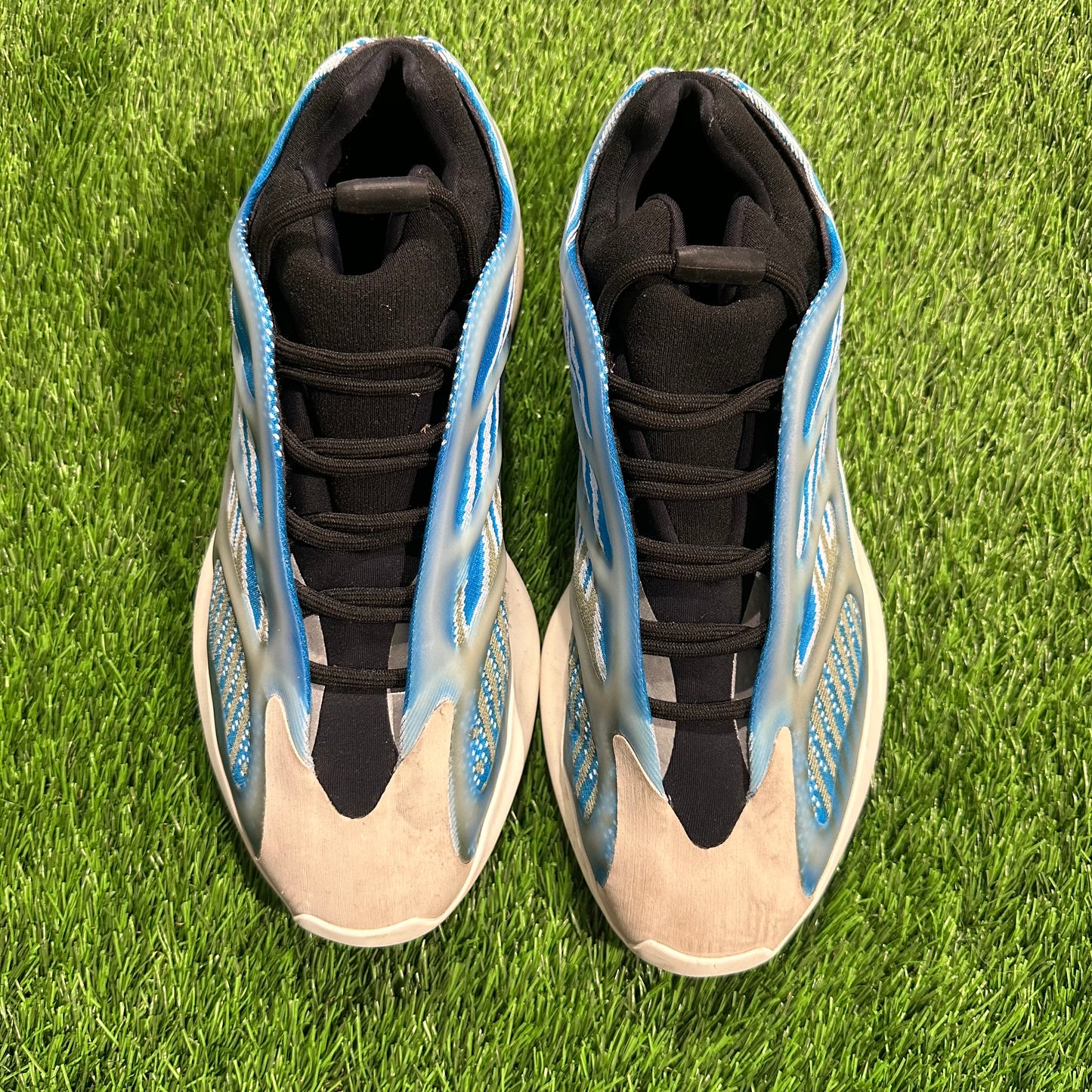 adidas Yeezy 700 V3 Arzareth 11M/12.5W