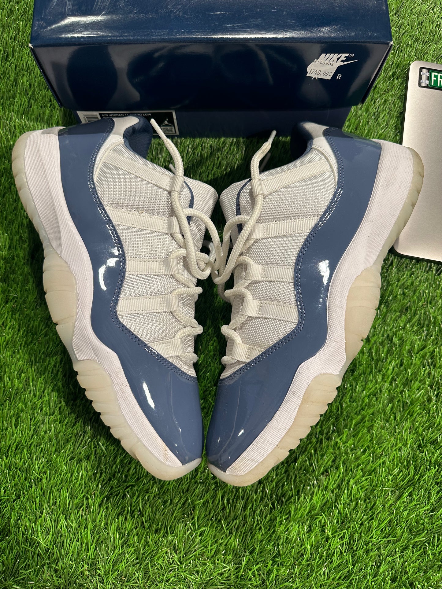 Jordan 11 Retro Low Diffused Blue