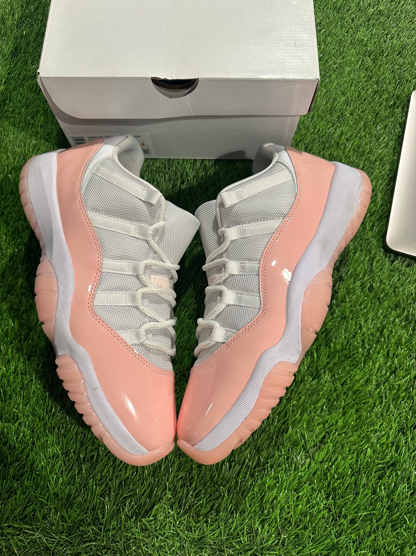 Jordan 11 Retro Low Legend Pink (Women's) 10.5M/12W
