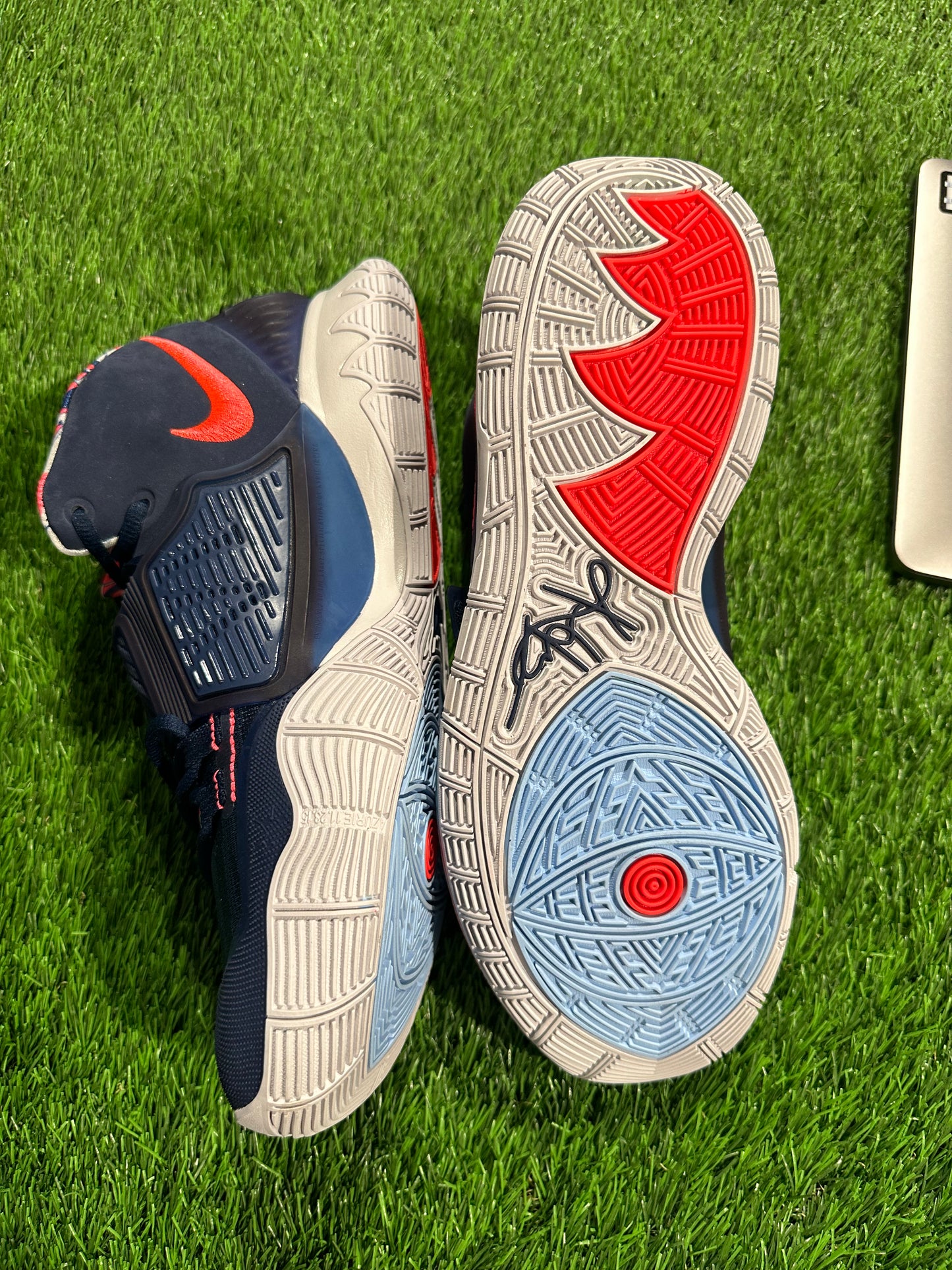 Kyrie 6 USA 9.5M/11W