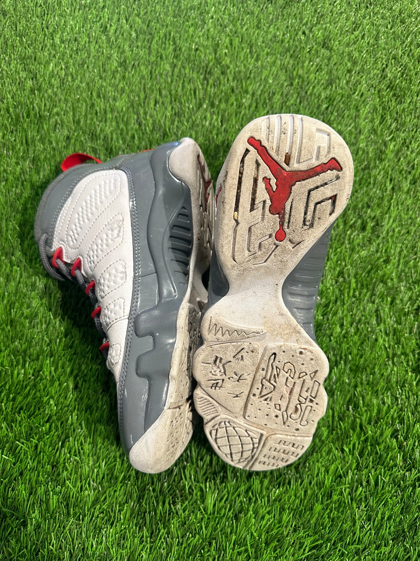 Jordan 9 Retro Fire Red (GS) 3.5Y/5W