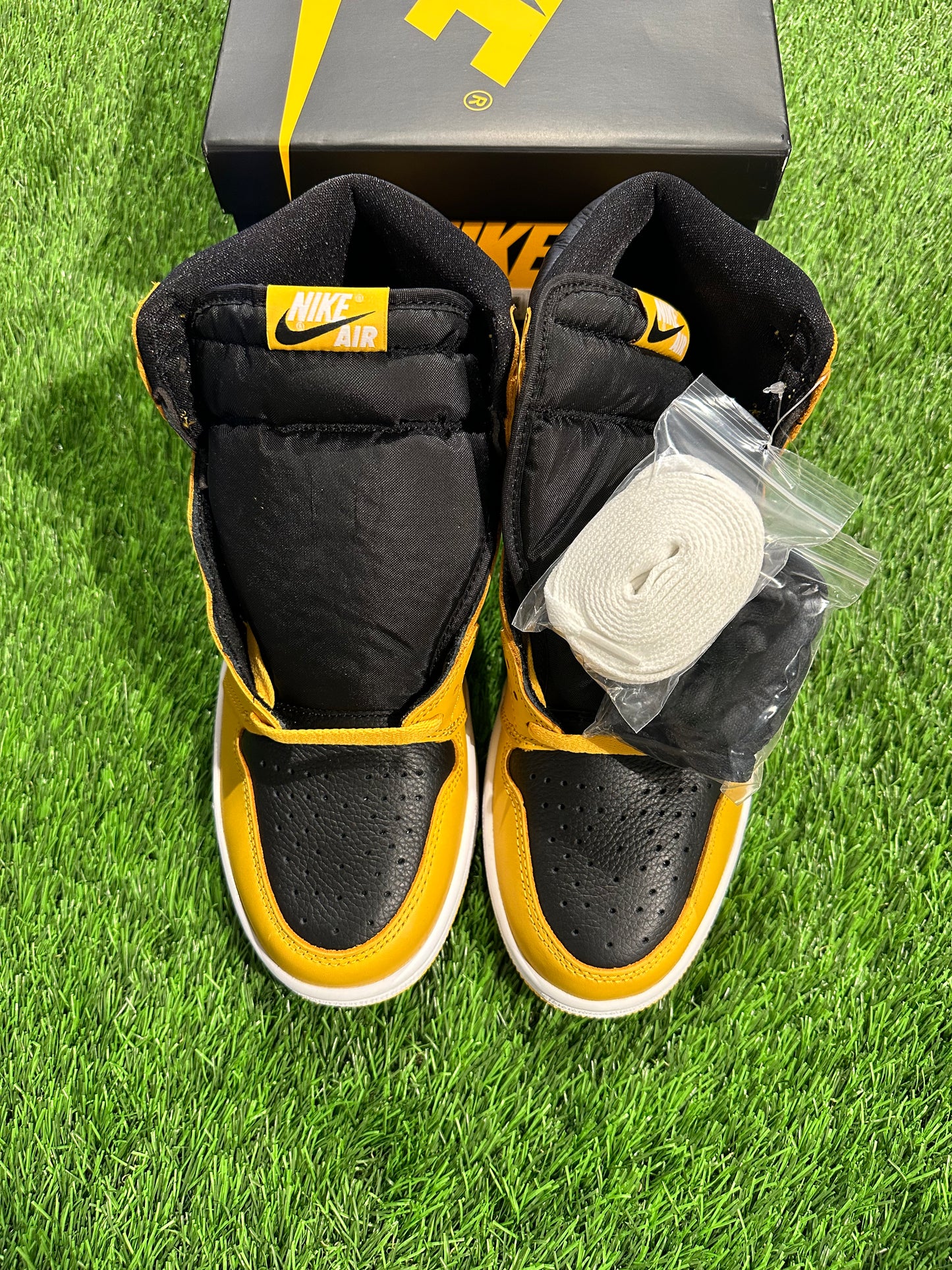 Jordan 1 Retro High Pollen