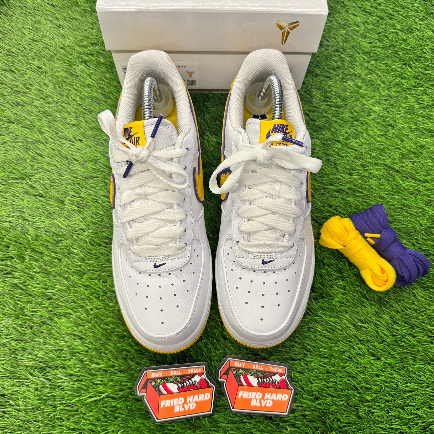 Air Force 1 Low Retro QS Kobe Bryant Lakers Home SIZE 7Y/8.5W