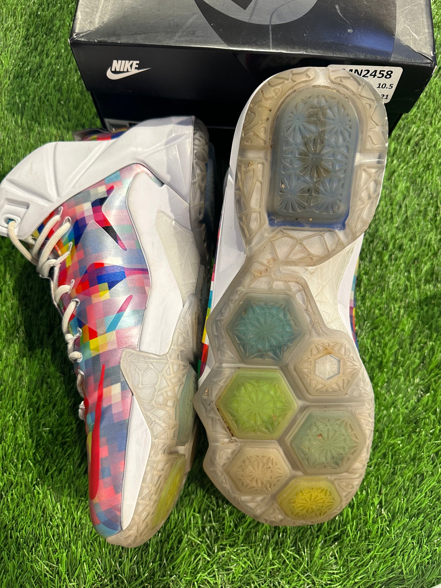 Nike LeBron 12 EXT Prism