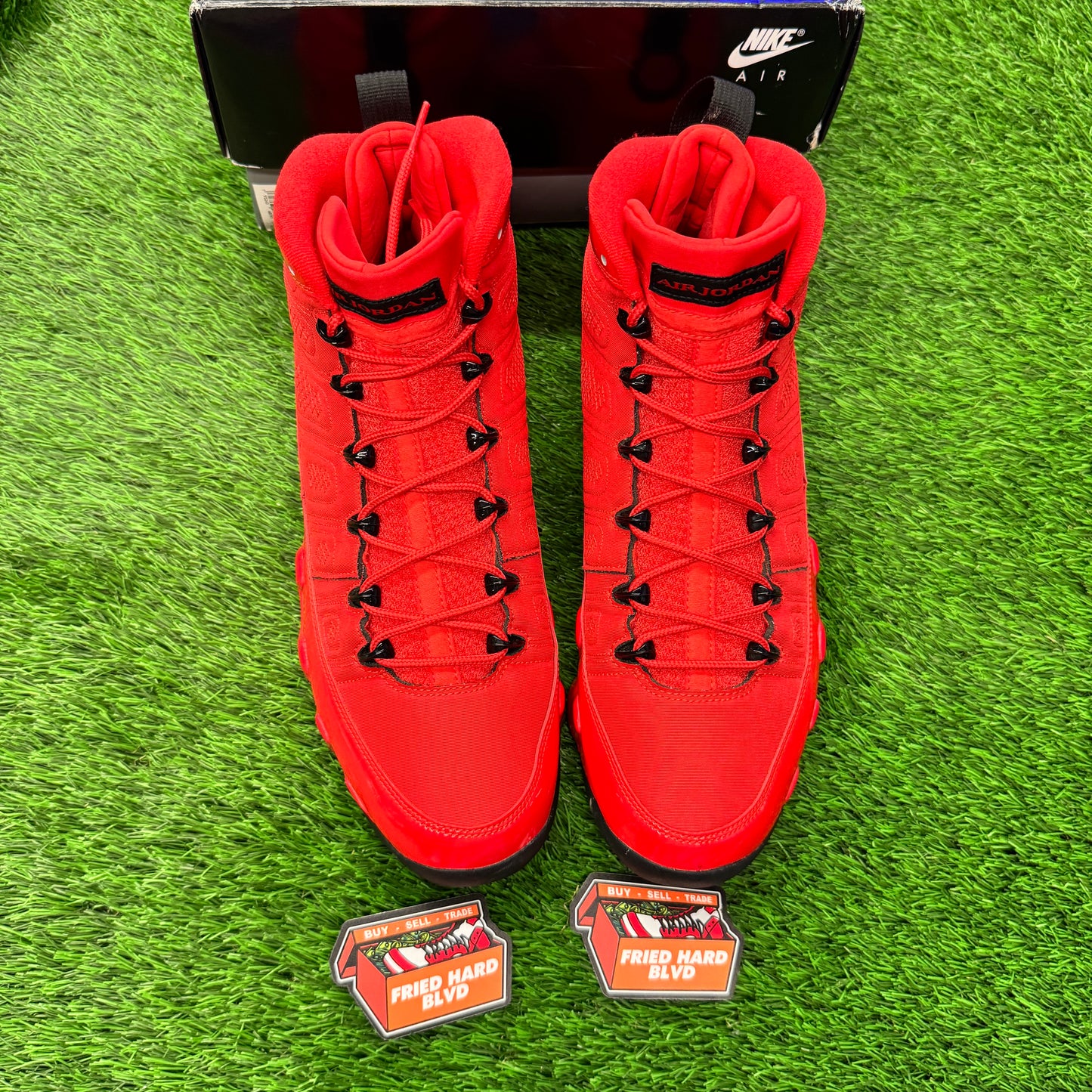 Jordan 9 Retro Chile Red SIZE 13M/14.5W