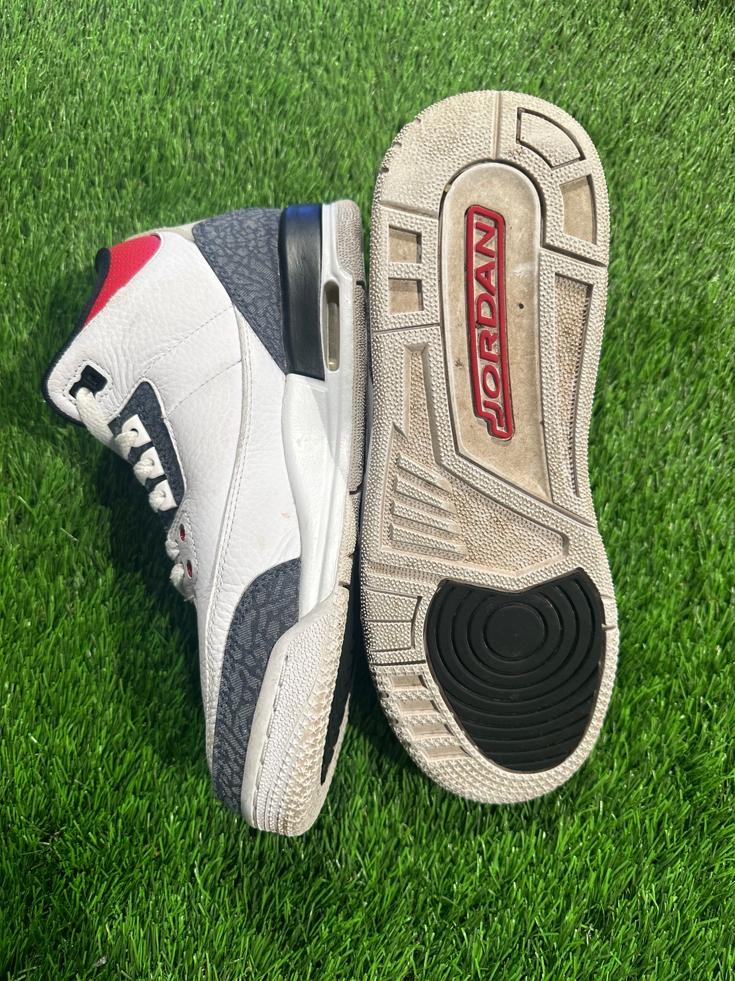 Jordan 3 Retro SE Fire Red Denim (GS) 7Y/8.5W