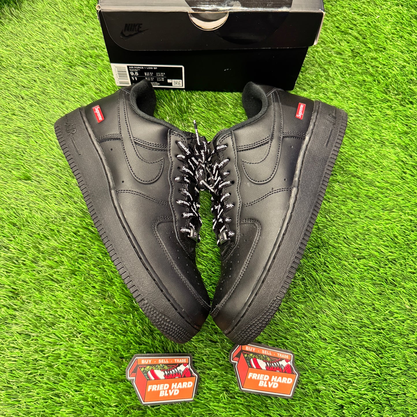 Air Force 1 Low Supreme Black SIZE 9.5M/11W