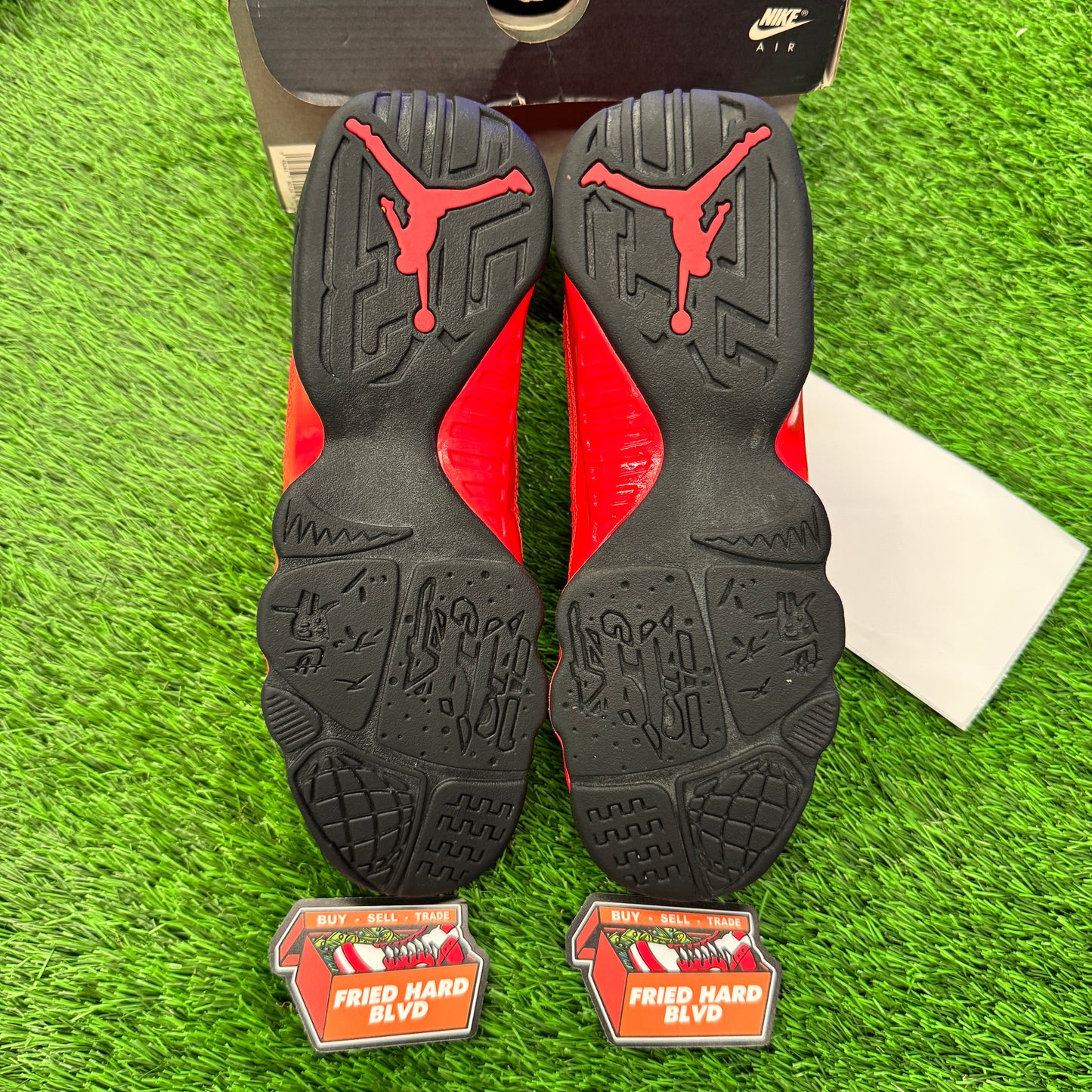 Jordan 9 Retro Chile Red (GS) SIZE 7Y/8.5W