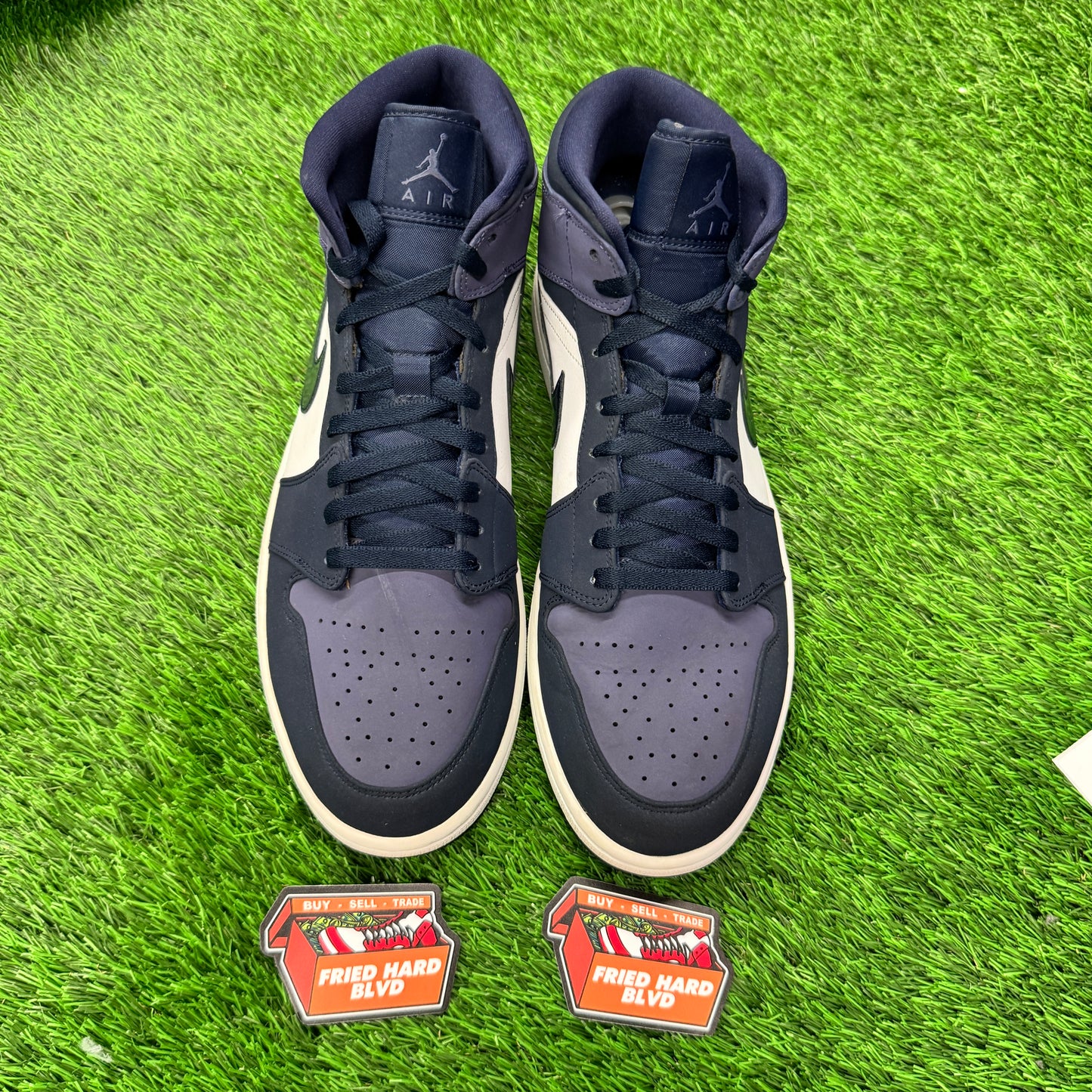 Jordan 1 Mid Obsidian Sanded Purple SIZE 12.5M/14W