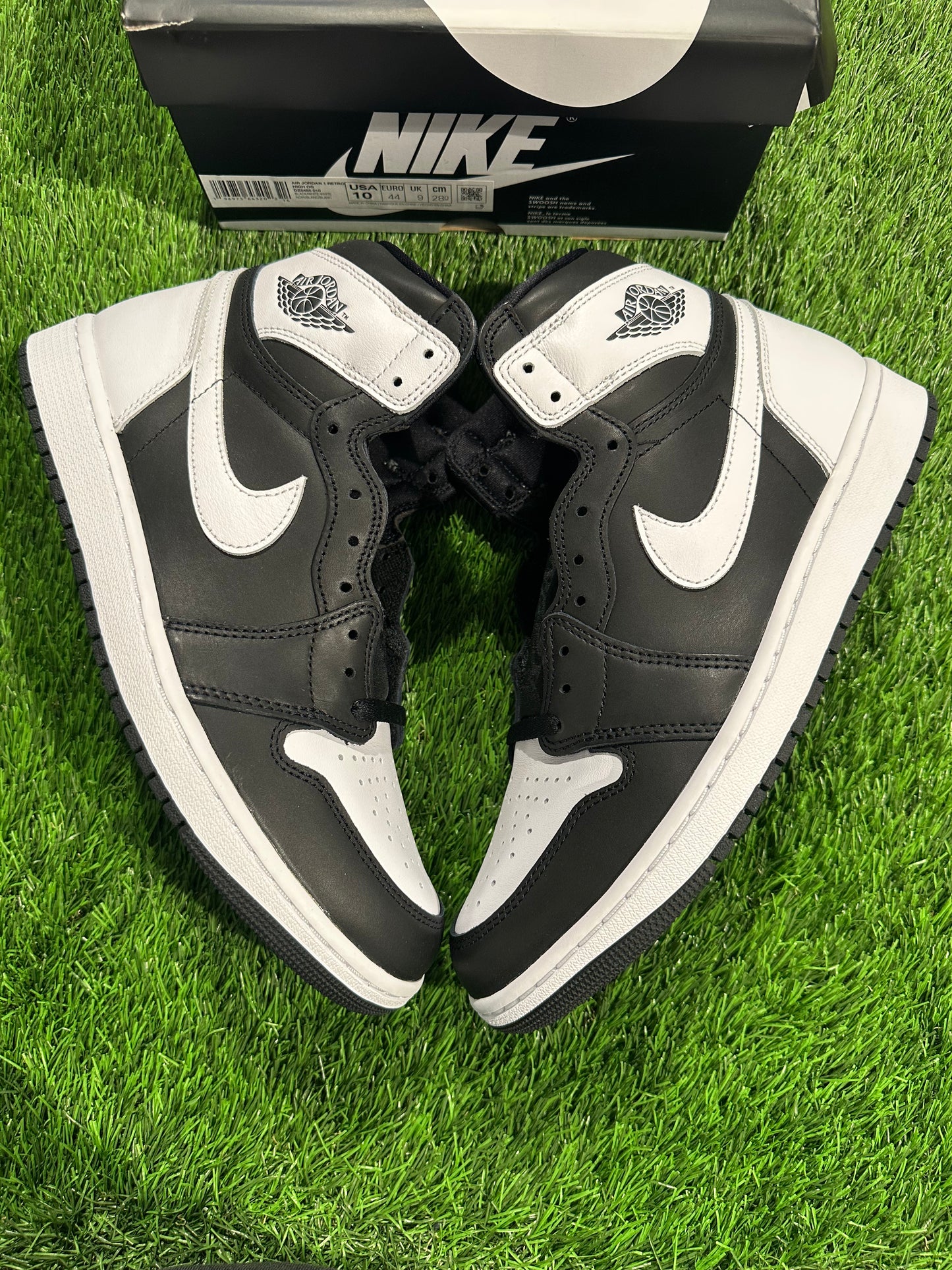 Jordan 1 Retro High OG Black White