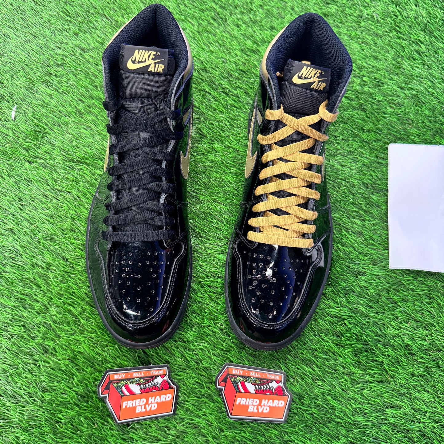 Jordan 1 Retro High Black Metallic Gold (2020) SIZE 11M/12.5W