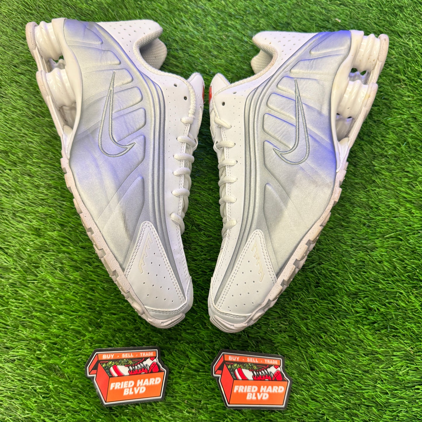 Shox R4 White Metallic Silver (Women's) SIZE 13M/14.5W