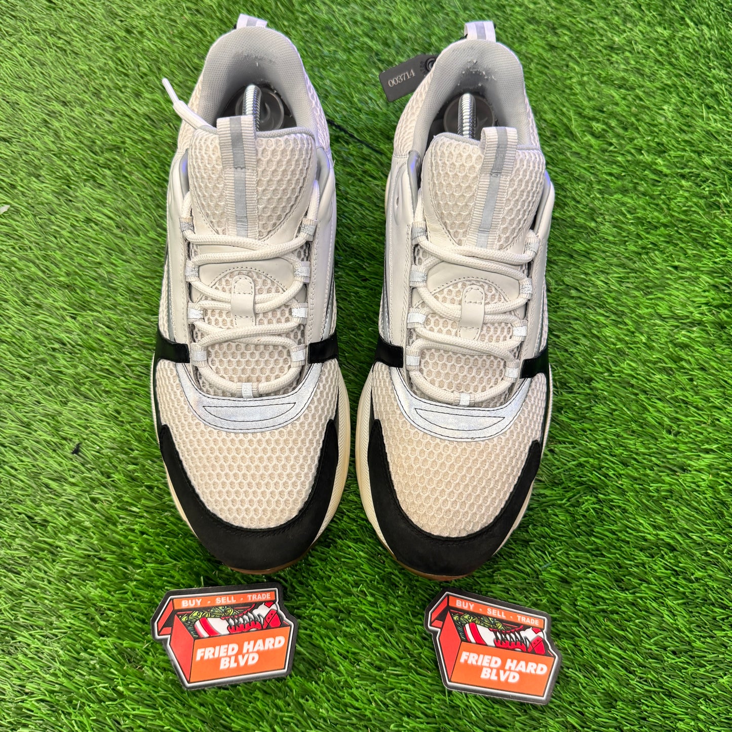 Dior B22 'White Black Gum' 11M/12.5W