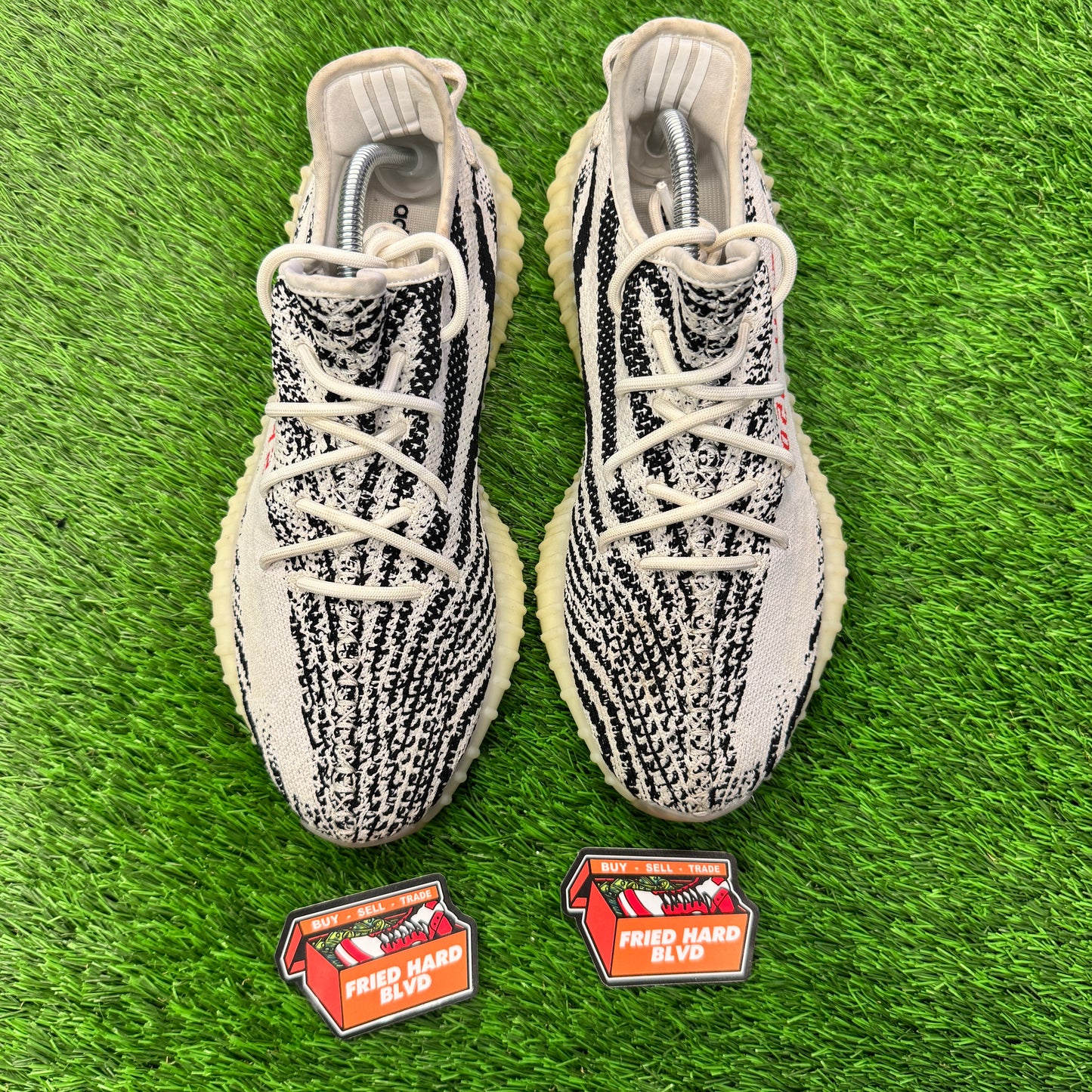 adidas Yeezy Boost 350 V2 Zebra SIZE 10.5M/12W