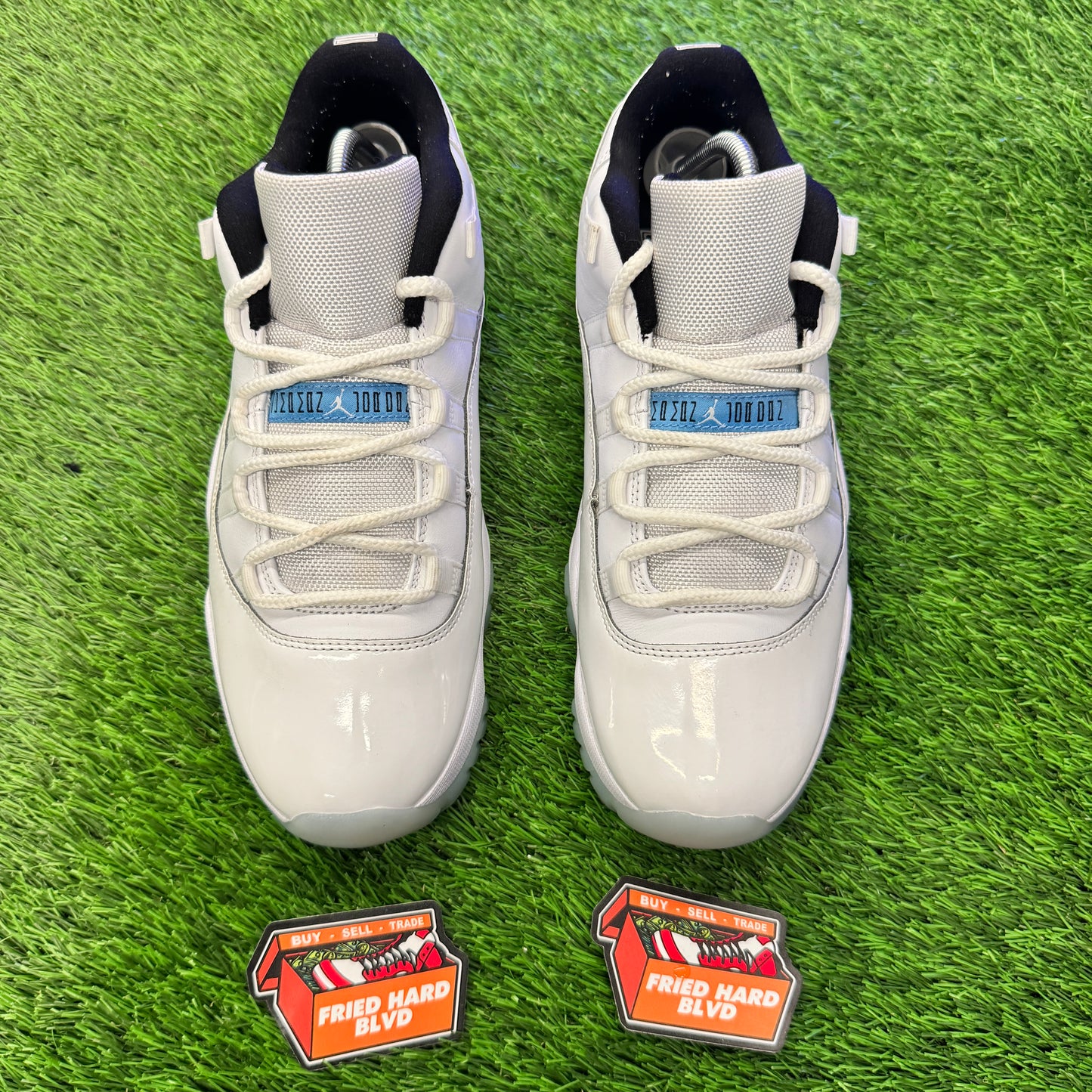Jordan 11 Retro Low Legend Blue SIZE 10.5M/12W