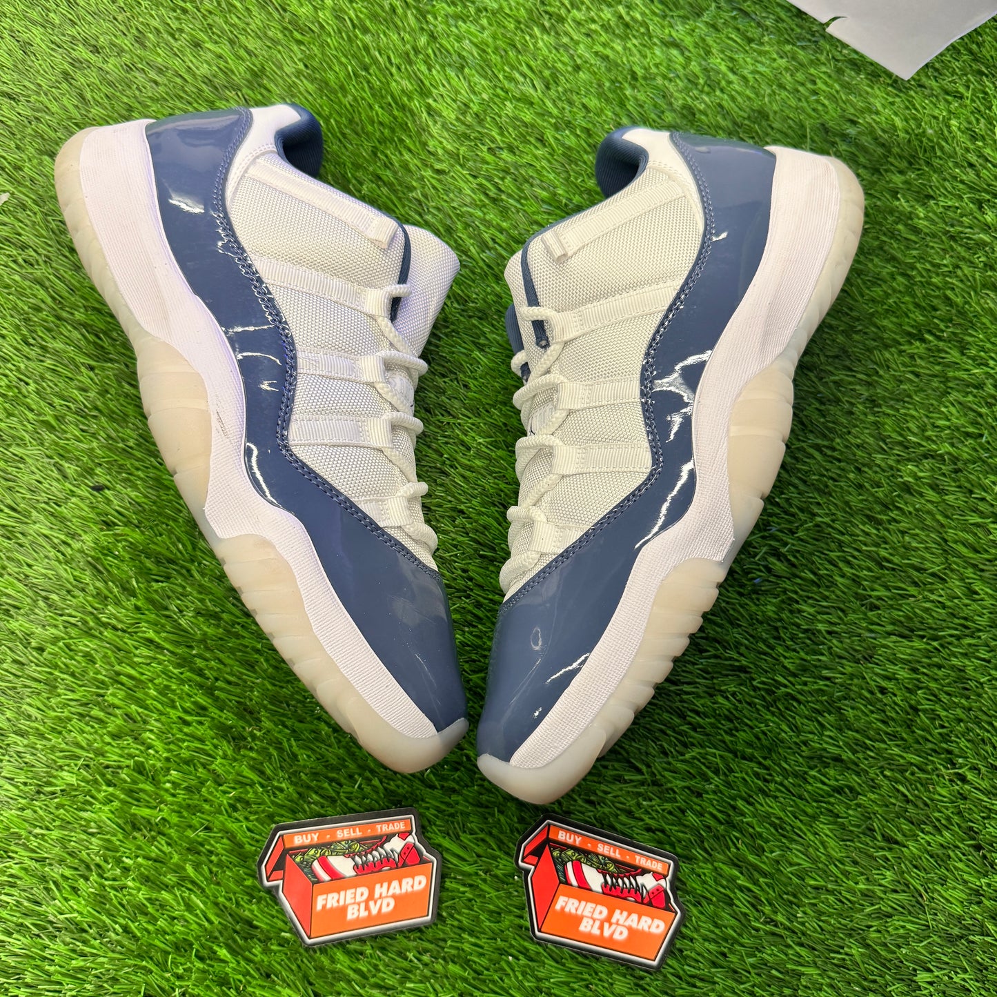 Jordan 11 Retro Low Diffused Blue SIZE 12M/13.5W