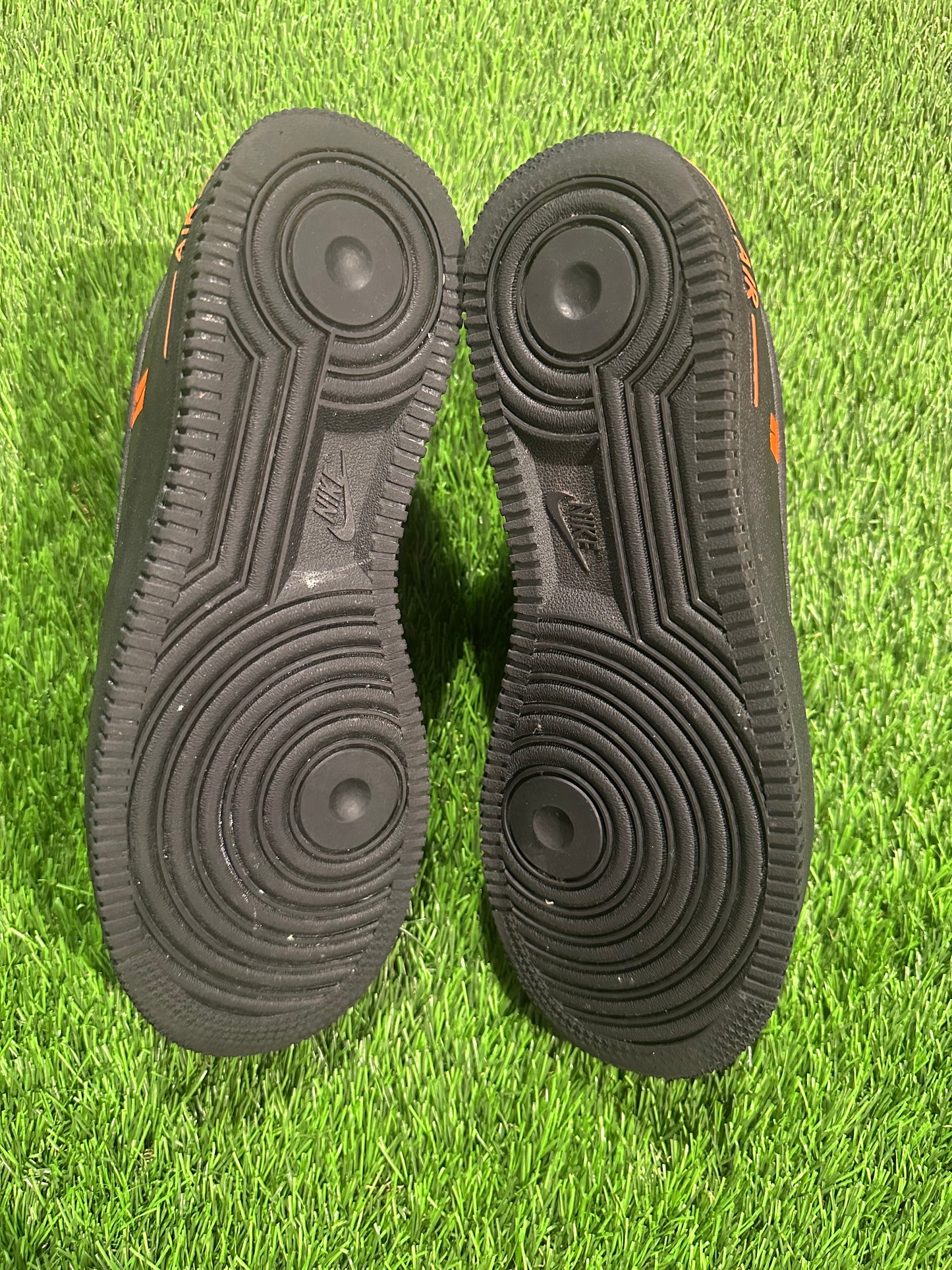 Air Force 1 Low LV8 KSA Worldwide Pack Black Total Orange (GS) 6.5Y/8W