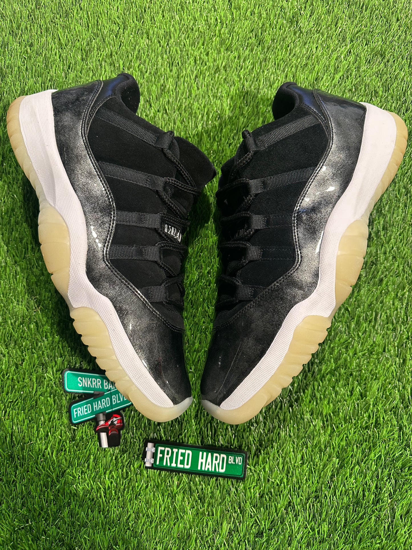 Jordan 11 Retro Low Barons