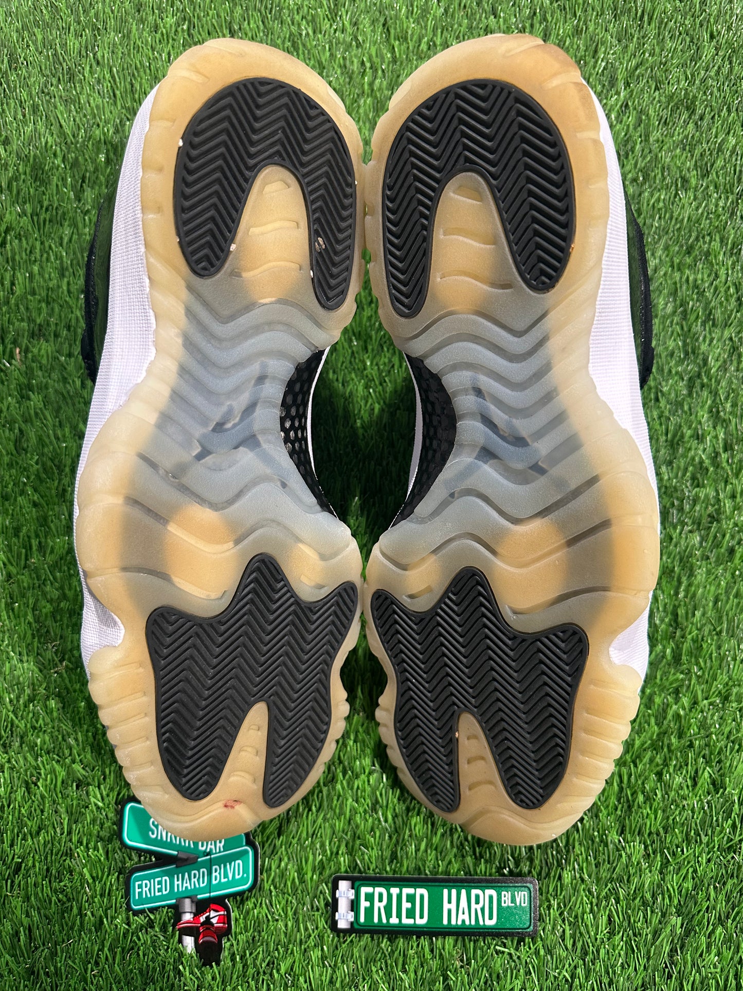 Jordan 11 Retro Low Barons