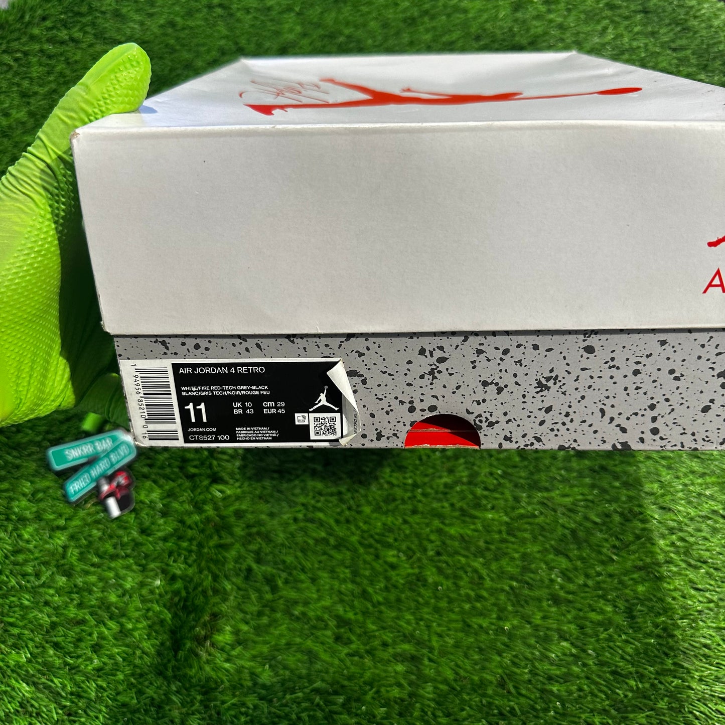 Air Jordan 4 Retro 'White Oreo'