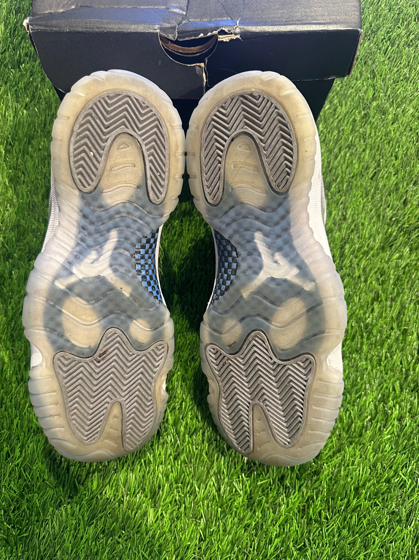 Jordan 11 Retro Low Cement Grey (GS)