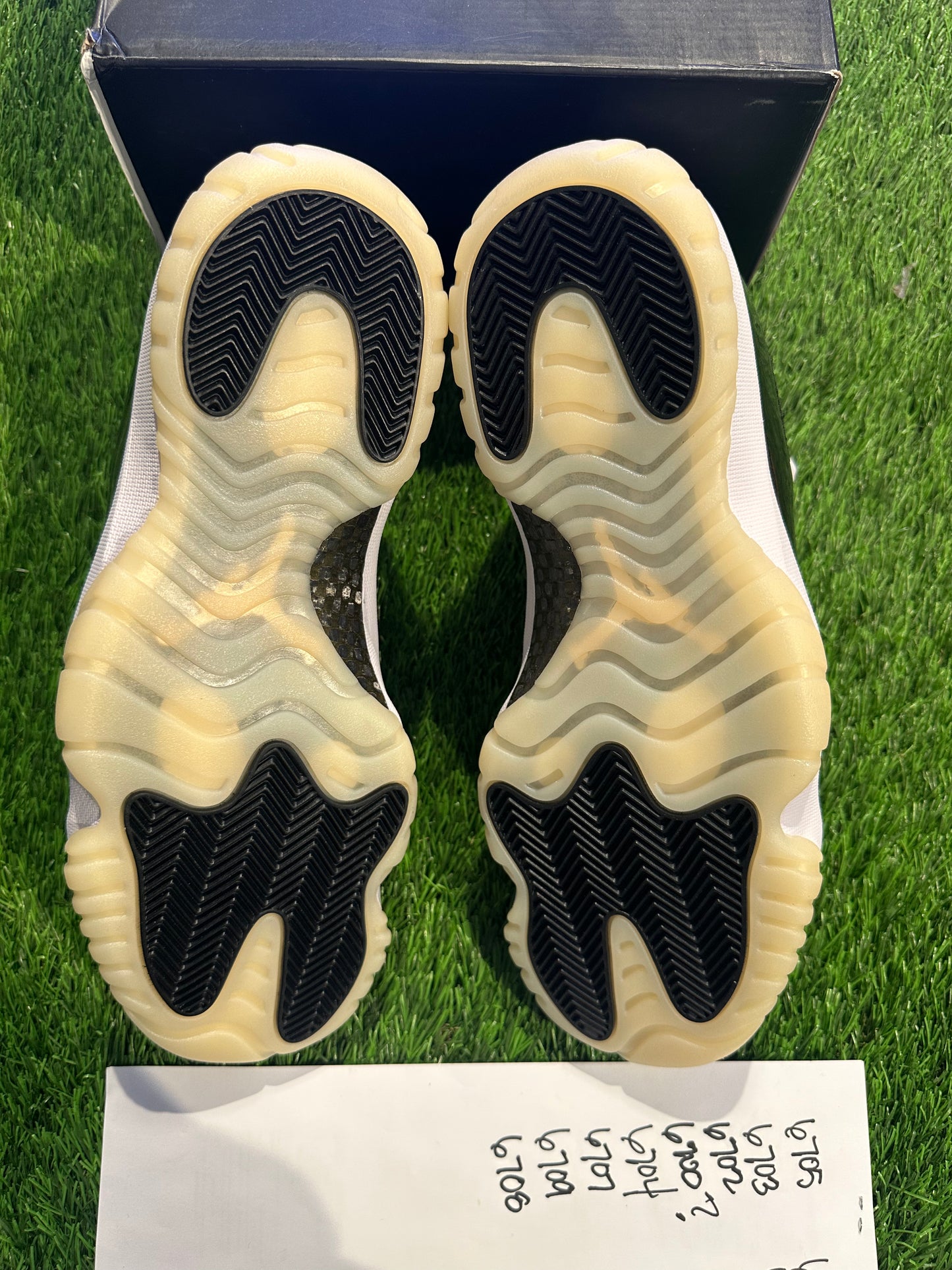 Jordan 11 Retro DMP Gratitude (2023)