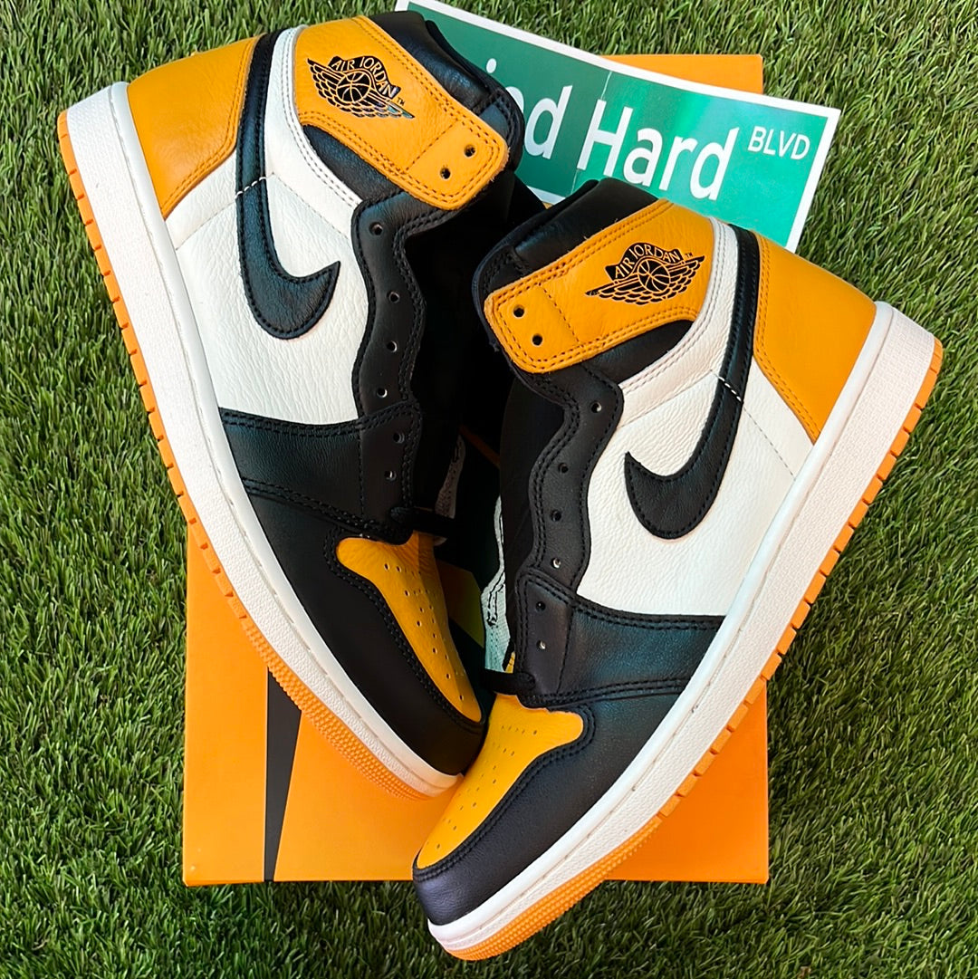 Air Jordan 1 Retro High OG 'Yellow Toe'