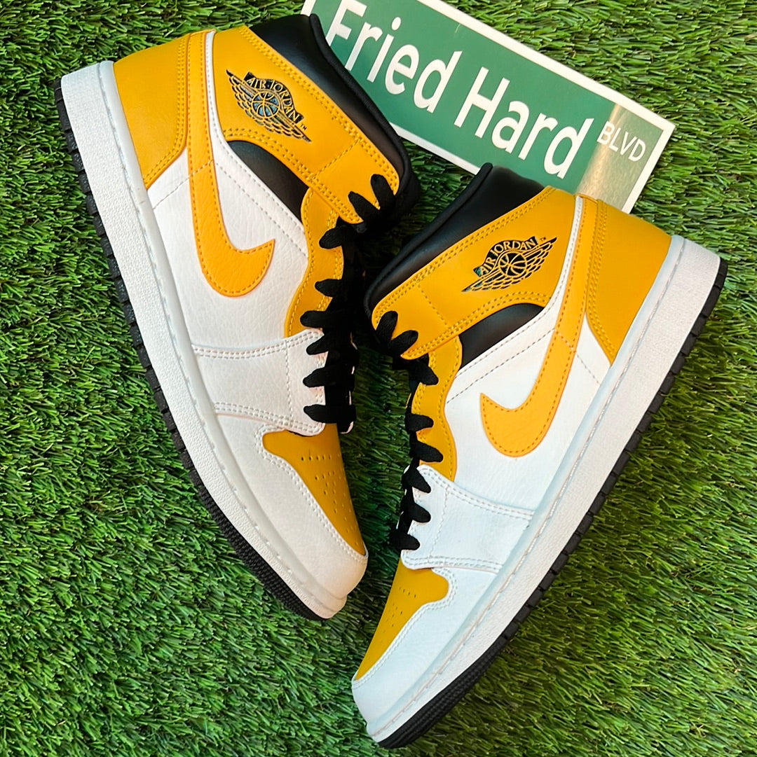 Air Jordan 1 Mid 'University Gold'