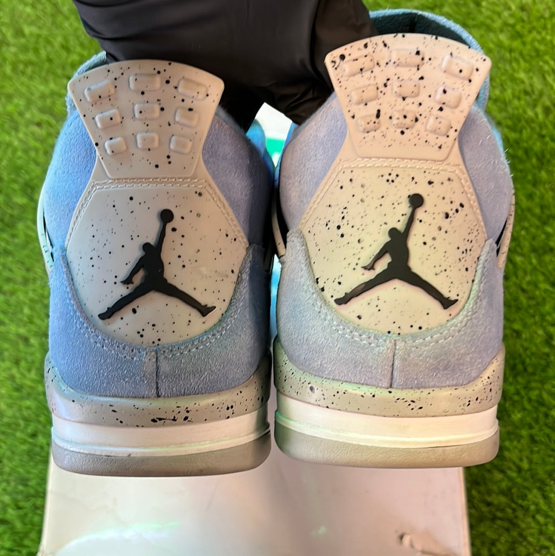 Air Jordan 4 Retro 'University Blue'
