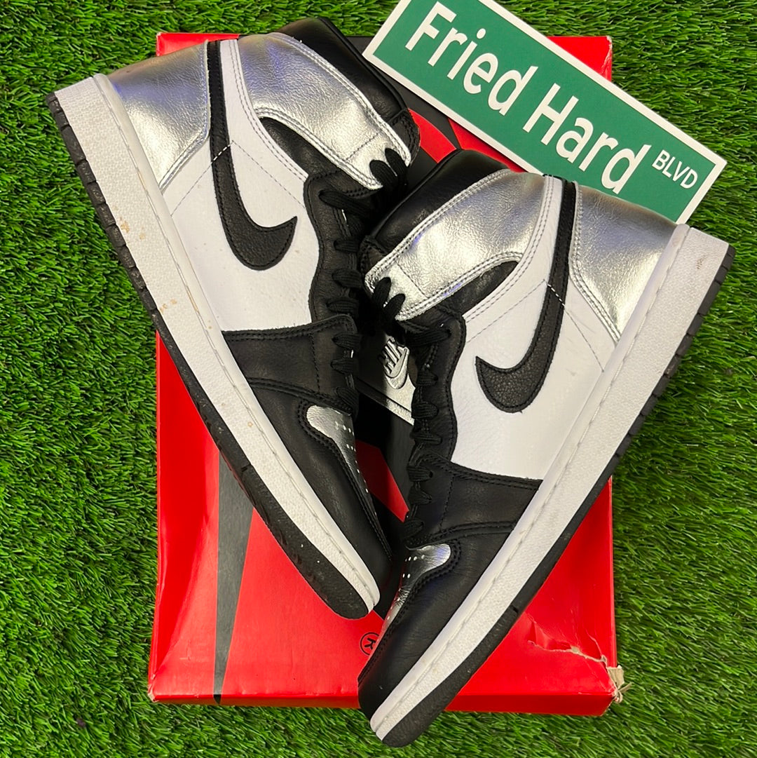 Wmns Air Jordan 1 Retro High OG 'Silver Toe'