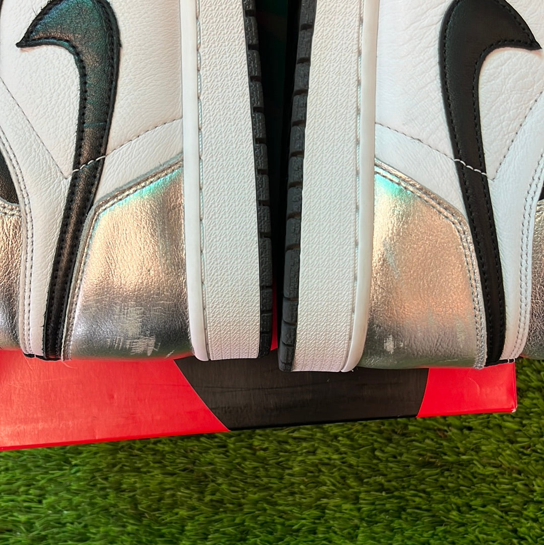 Wmns Air Jordan 1 Retro High OG 'Silver Toe'