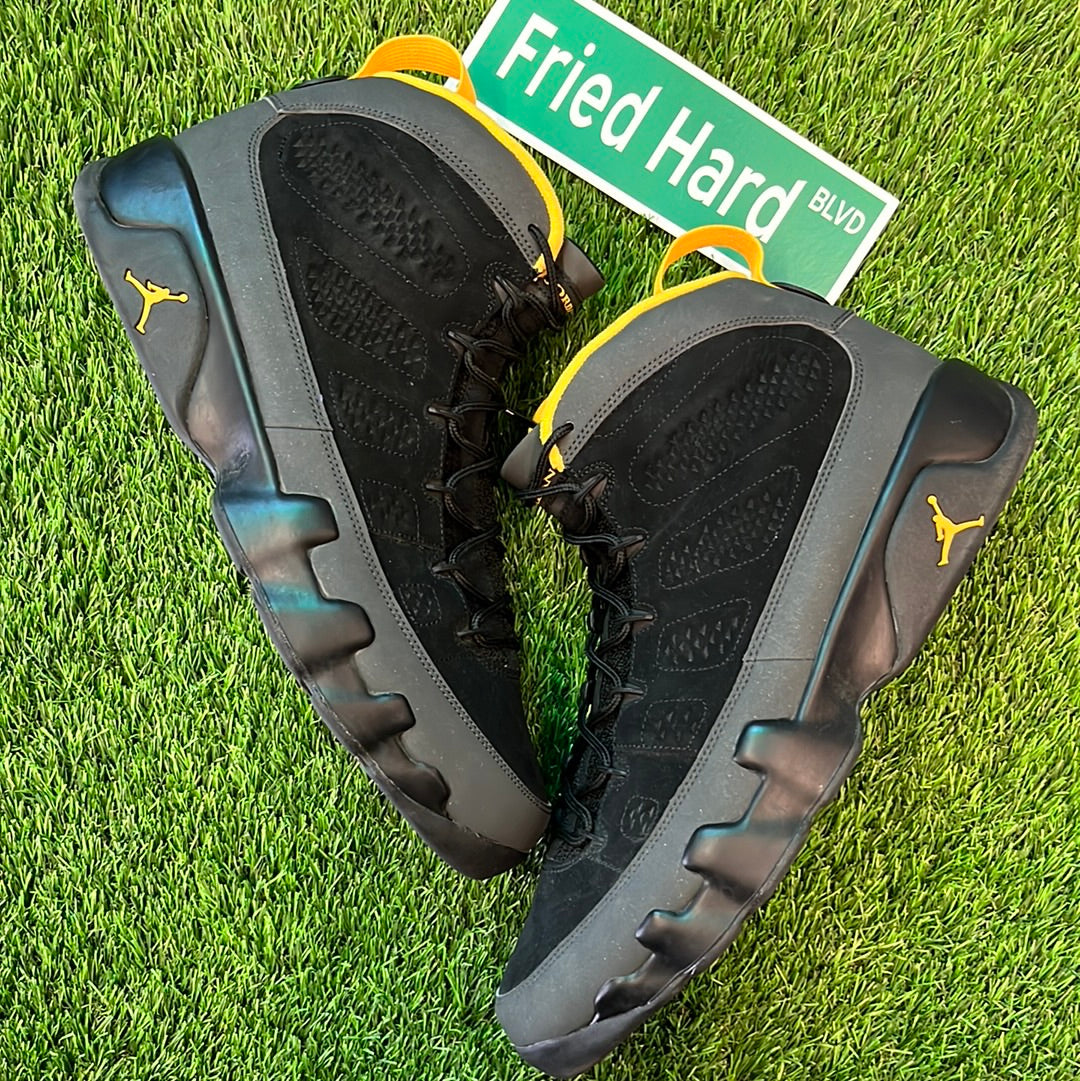 Air Jordan 9 Retro ‘Dark Charcoal University Gold’