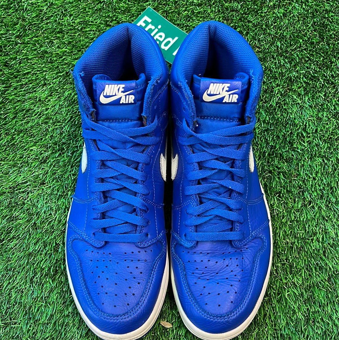 Air Jordan 1 Retro High OG 'Hyper Royal'